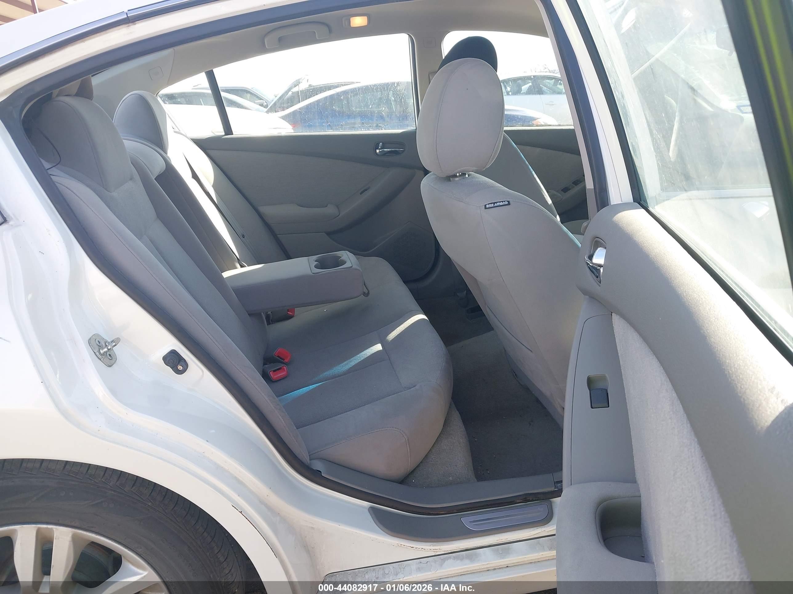 NISSAN ALTIMA image 8