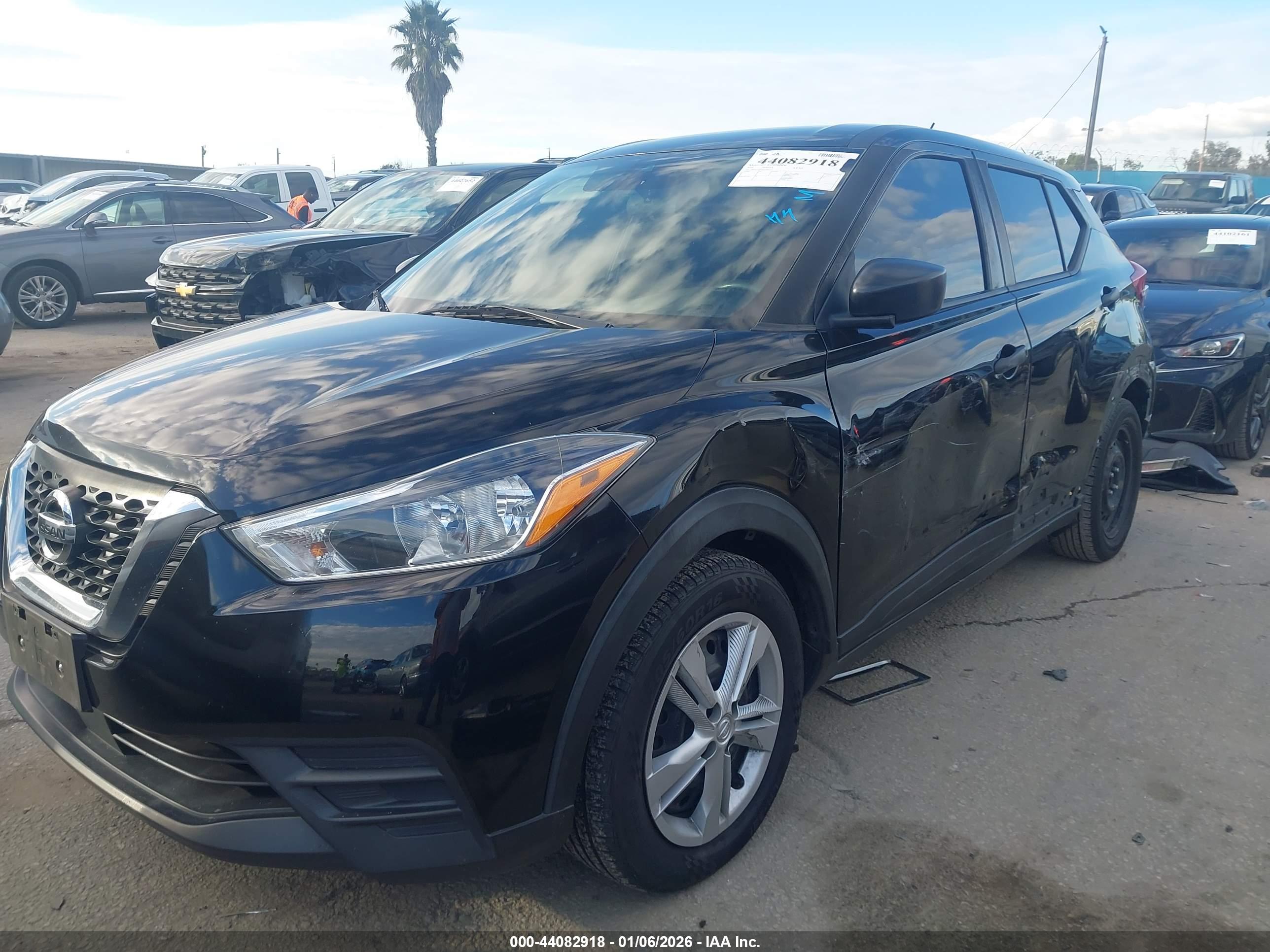 NISSAN KICKS image 2