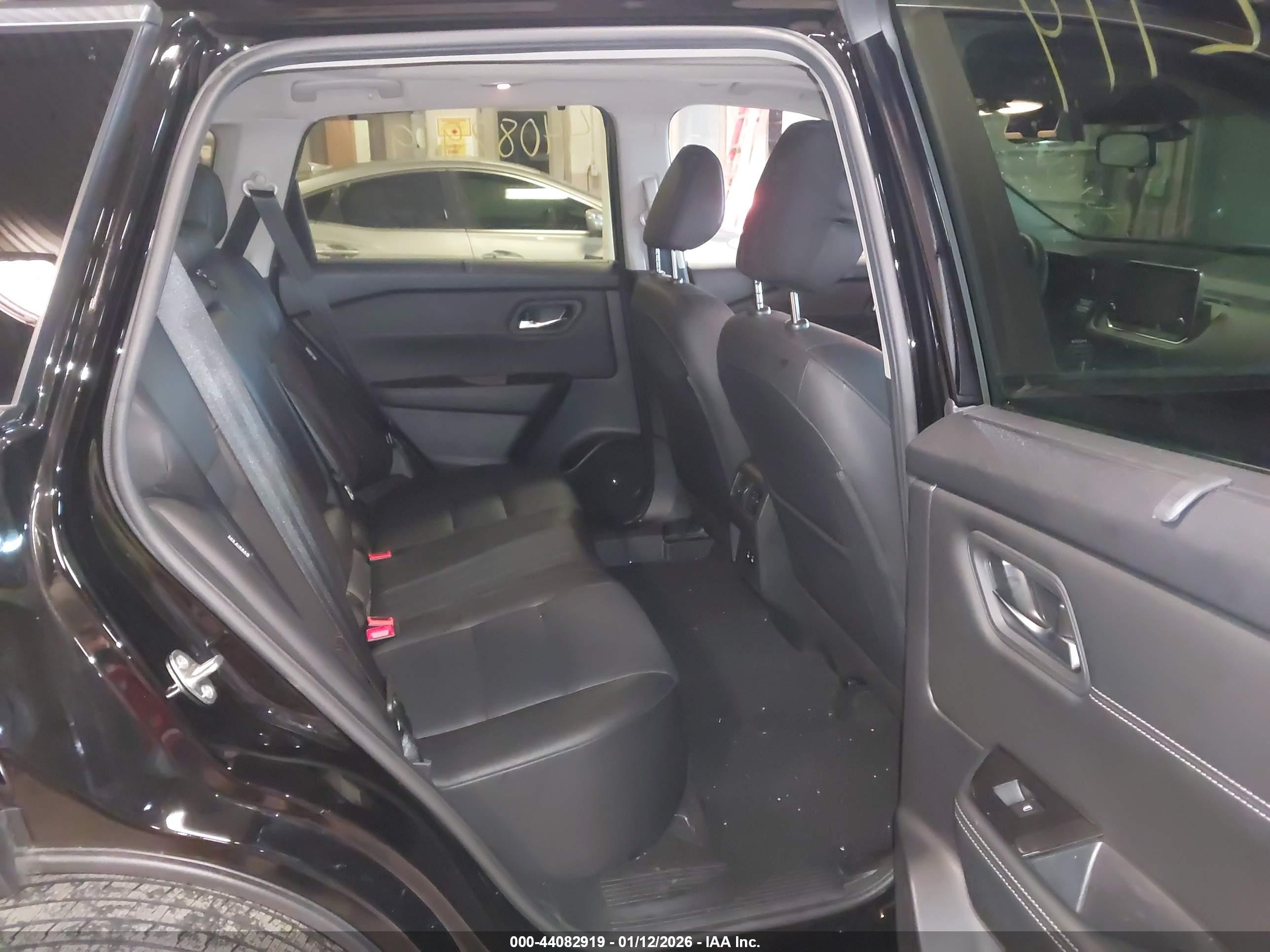 NISSAN ROGUE image 8