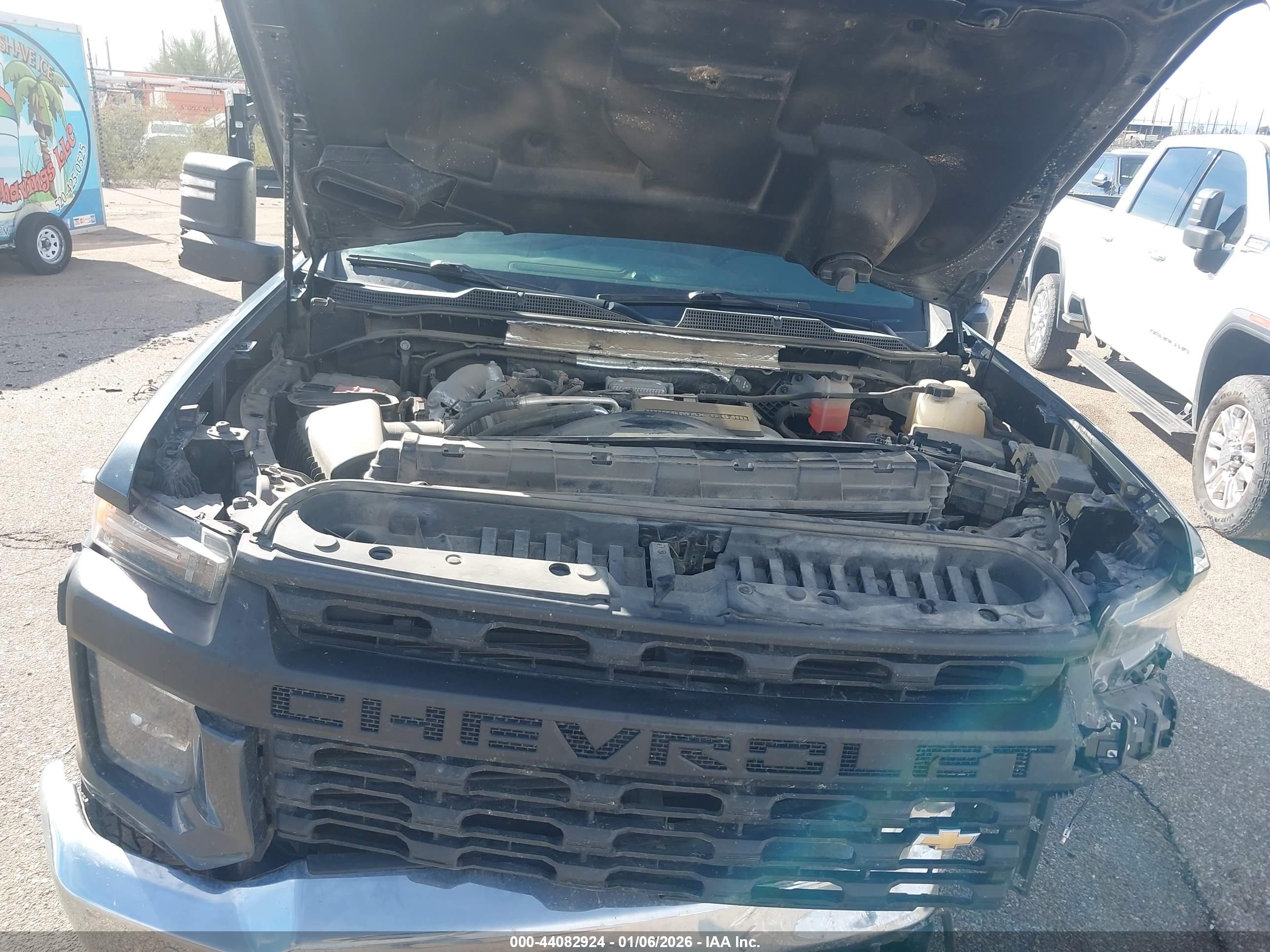 CHEVROLET SILVERADO image 10