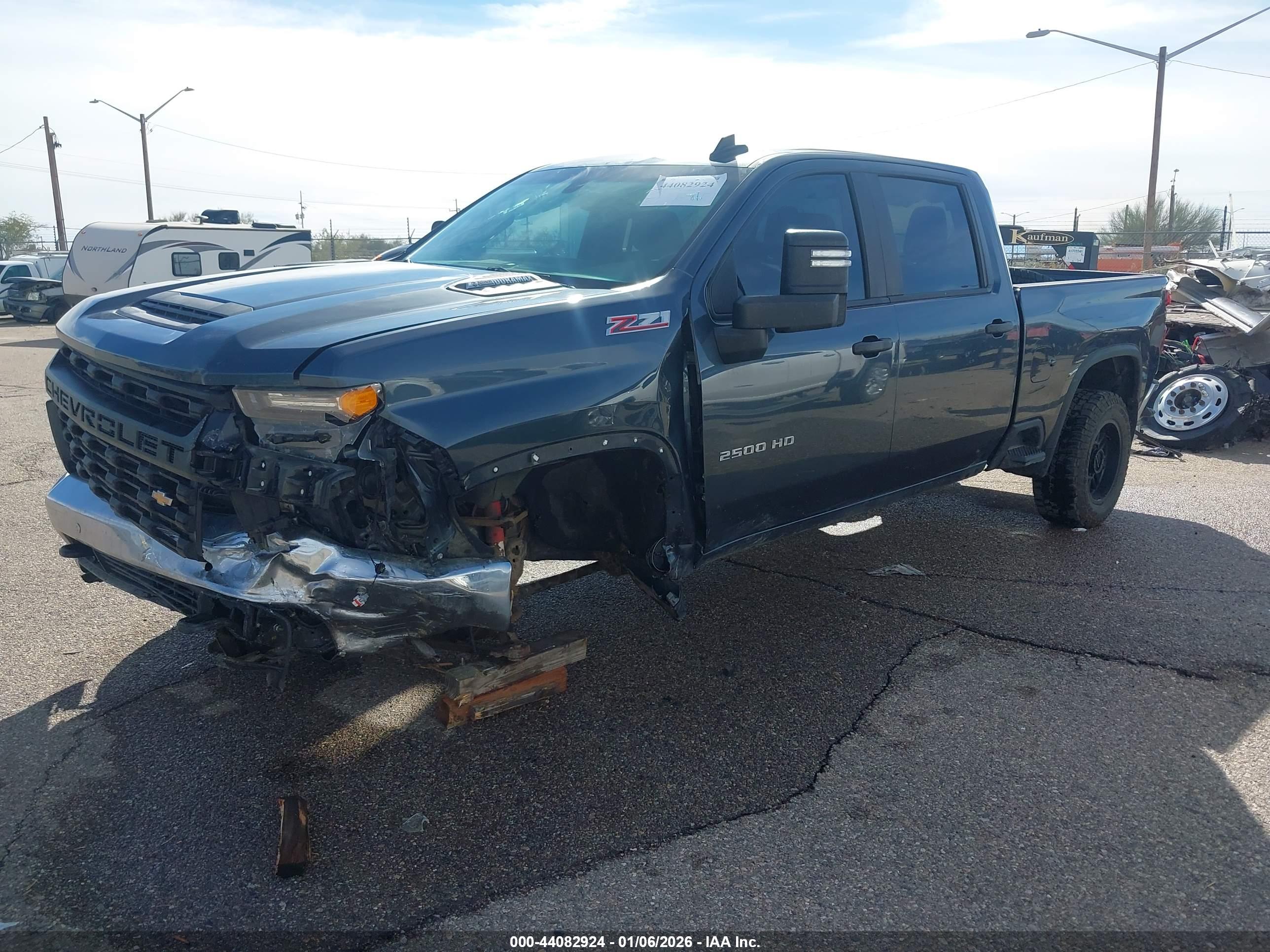 CHEVROLET SILVERADO image 2