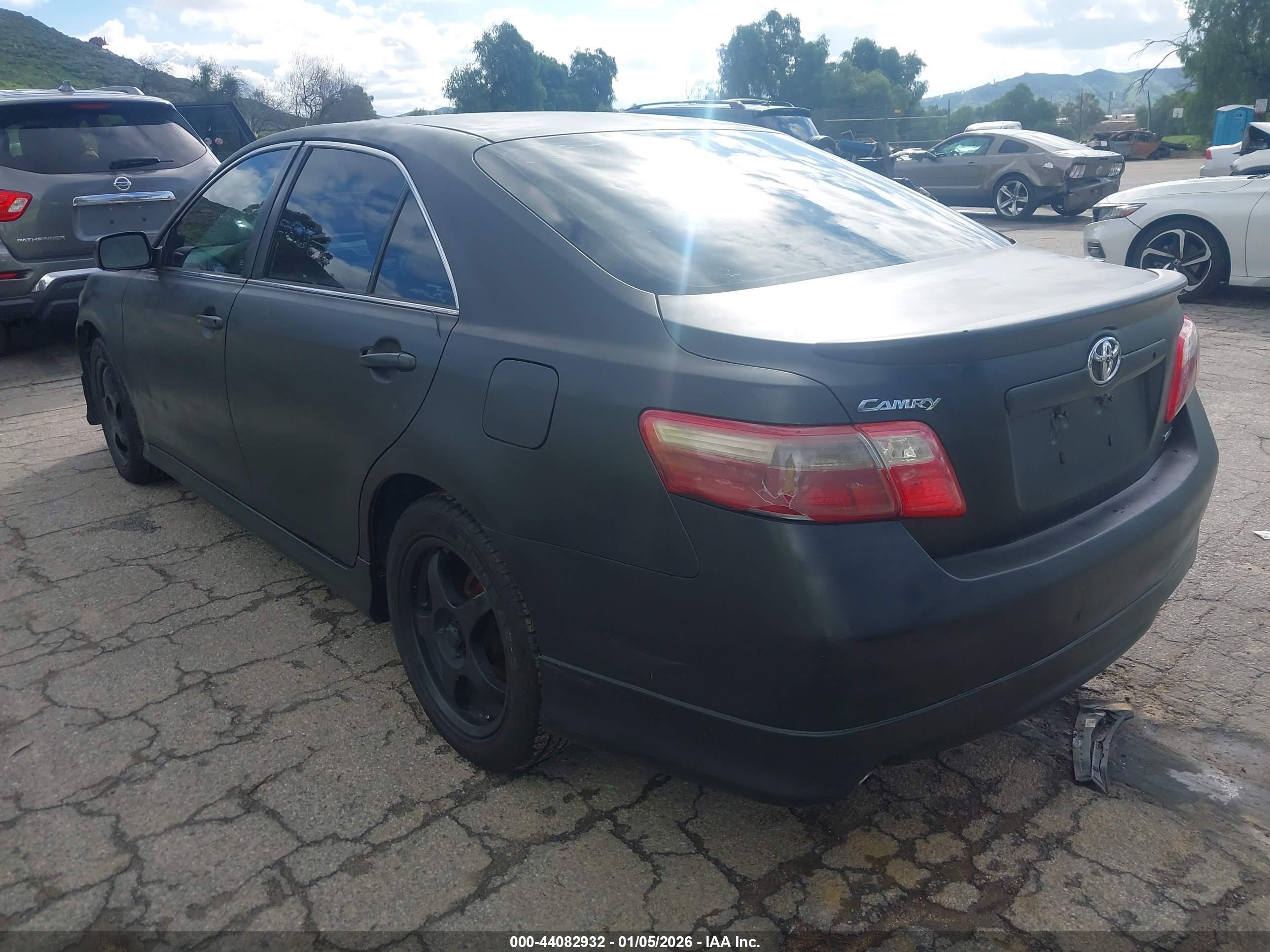 TOYOTA CAMRY image 3