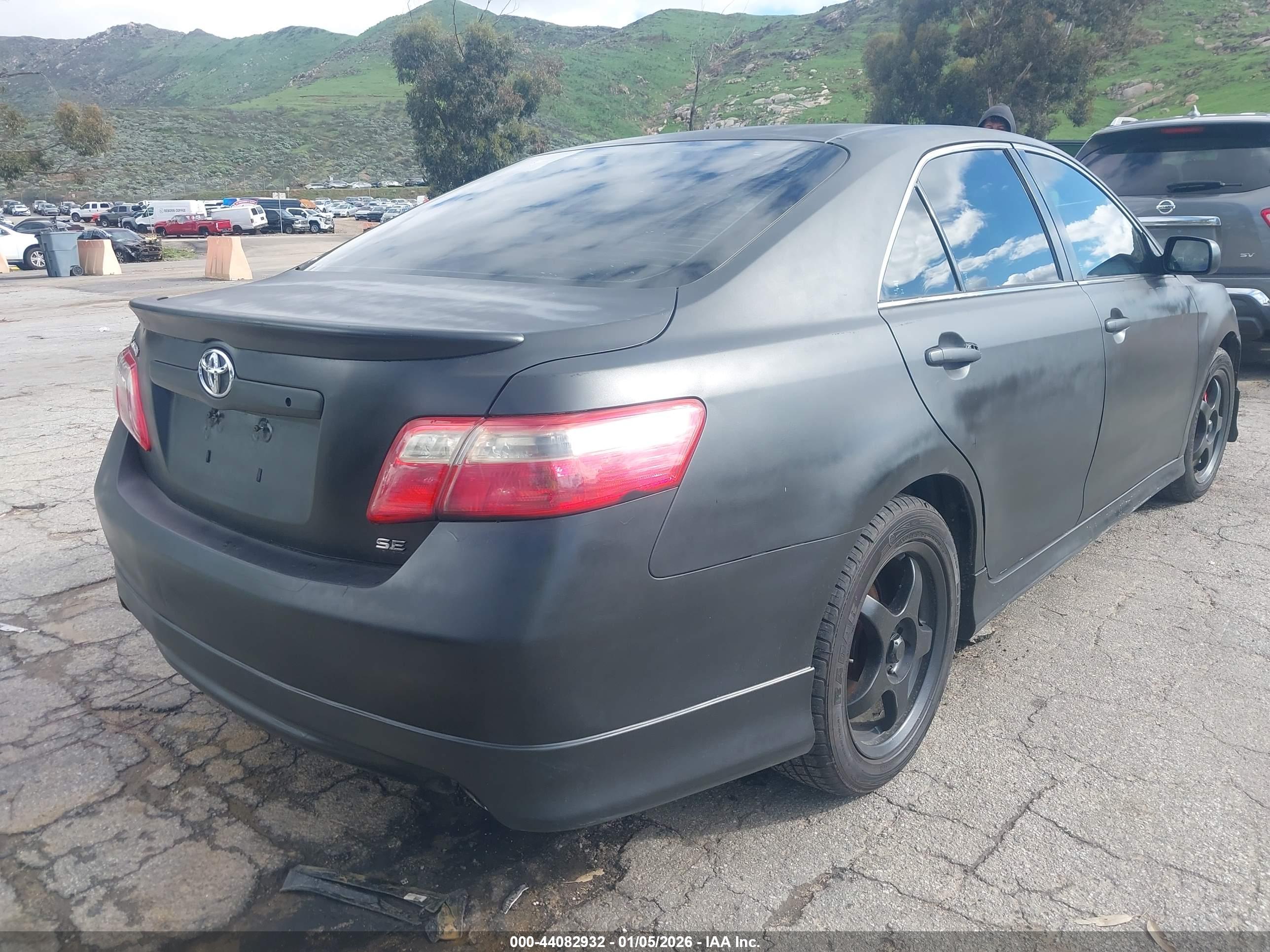 TOYOTA CAMRY image 4