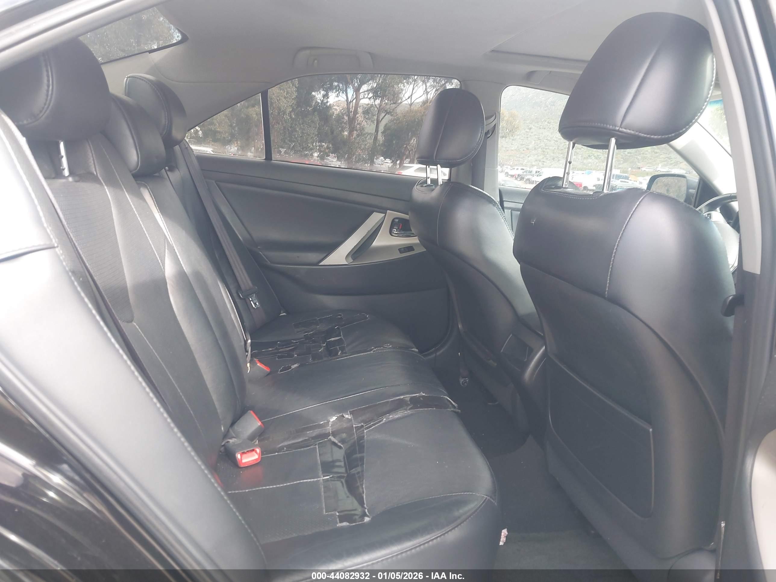 TOYOTA CAMRY image 8