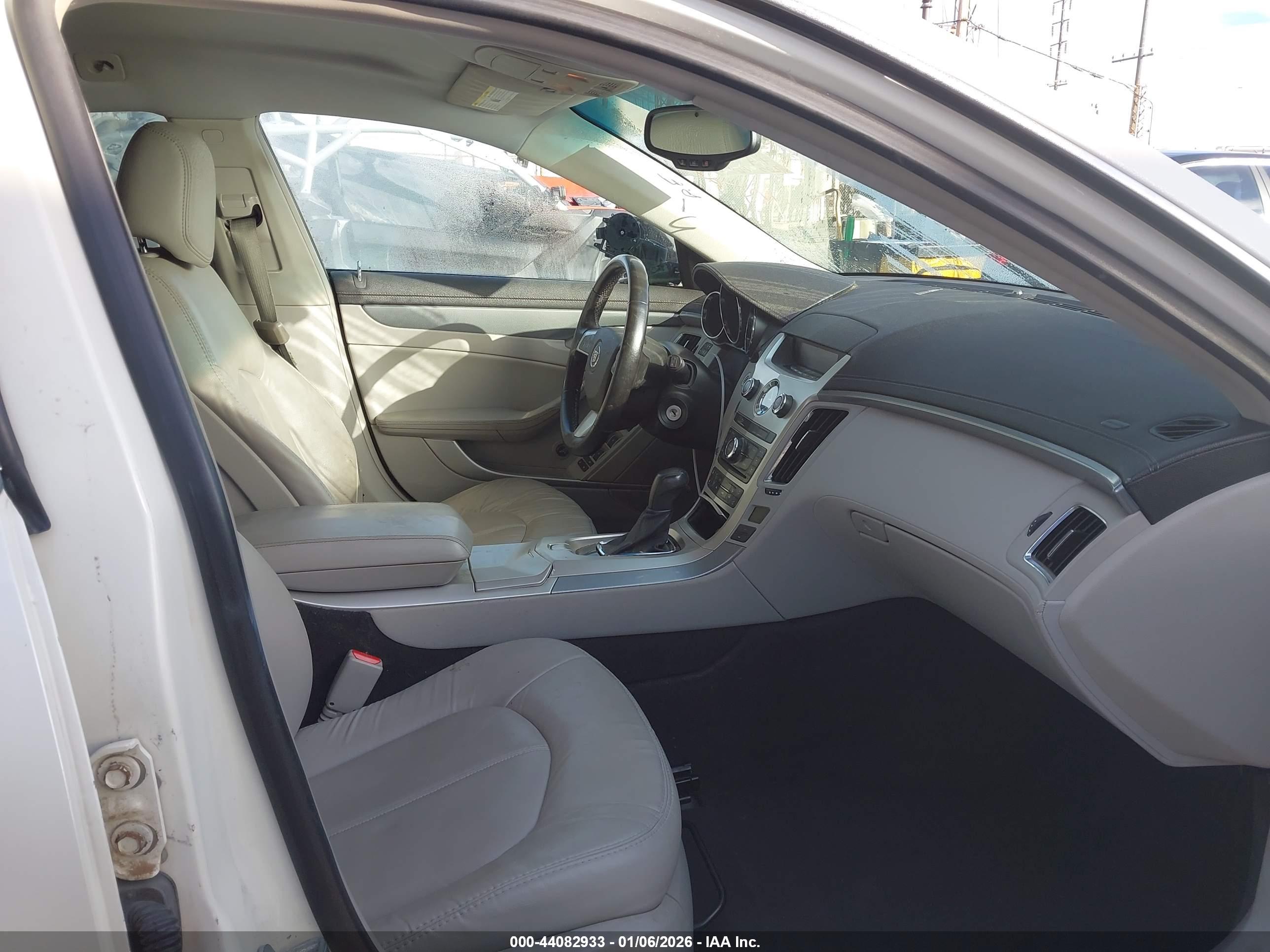 CADILLAC CTS image 5
