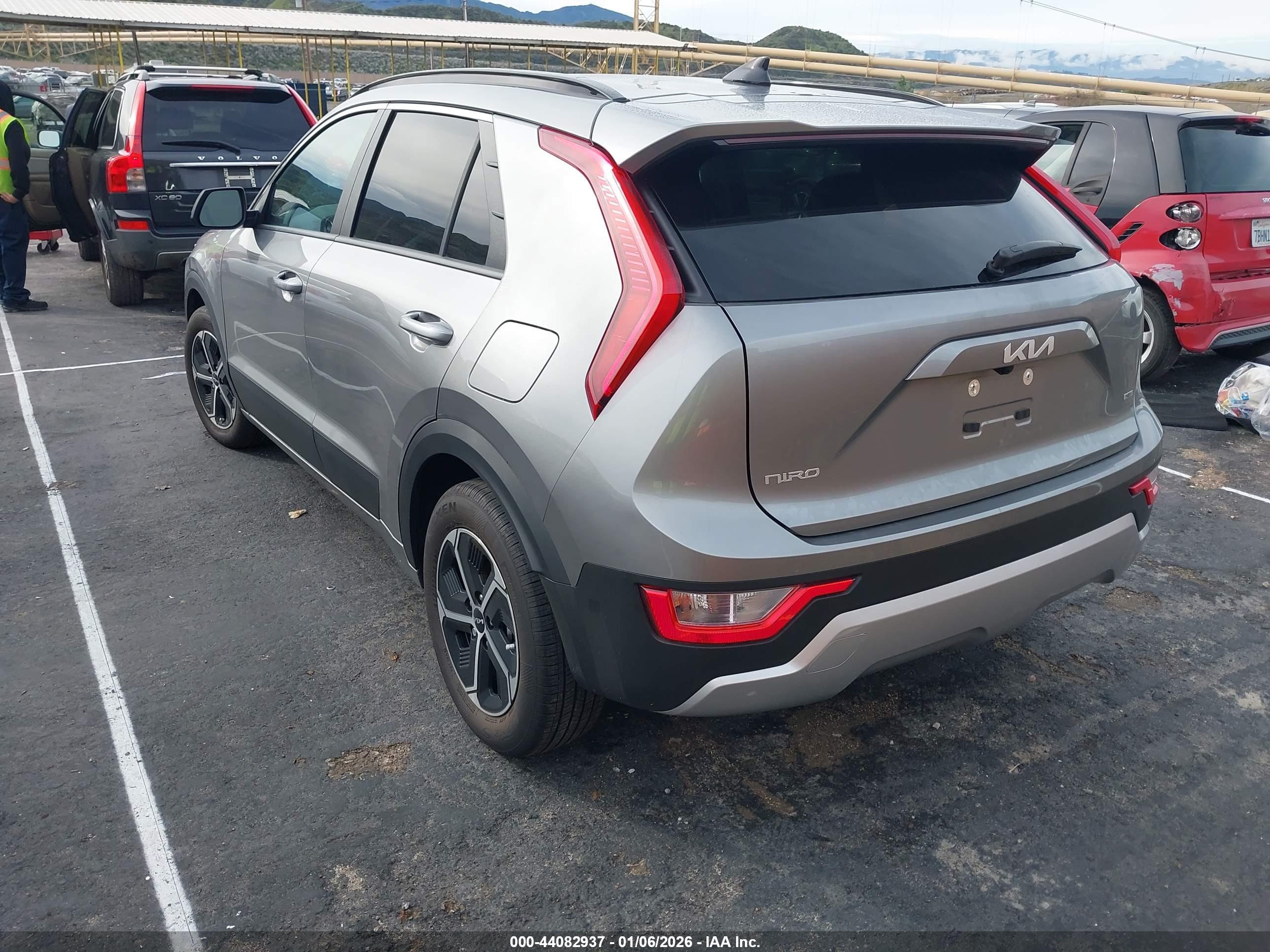 KIA NIRO image 3