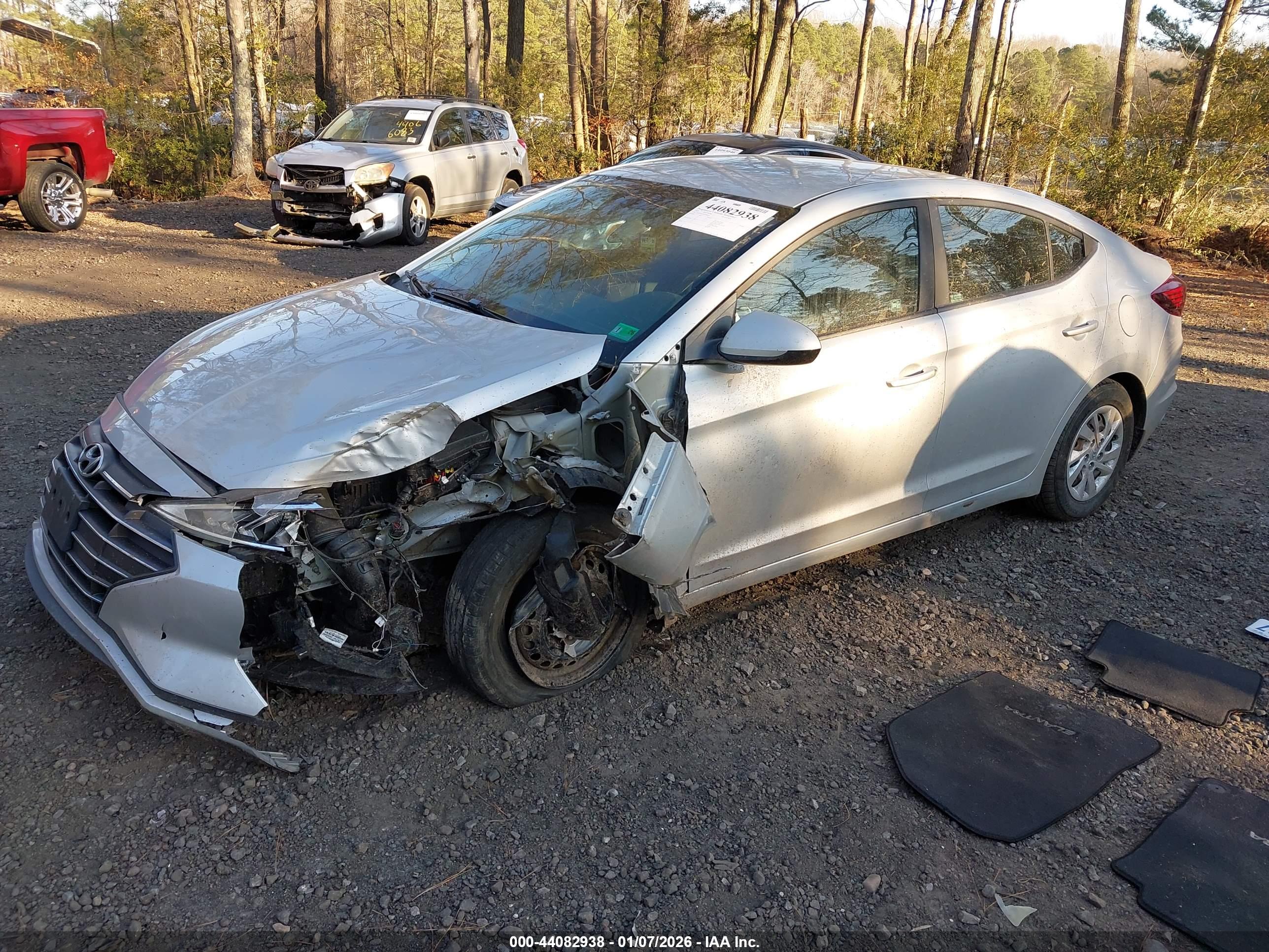 HYUNDAI ELANTRA image 2