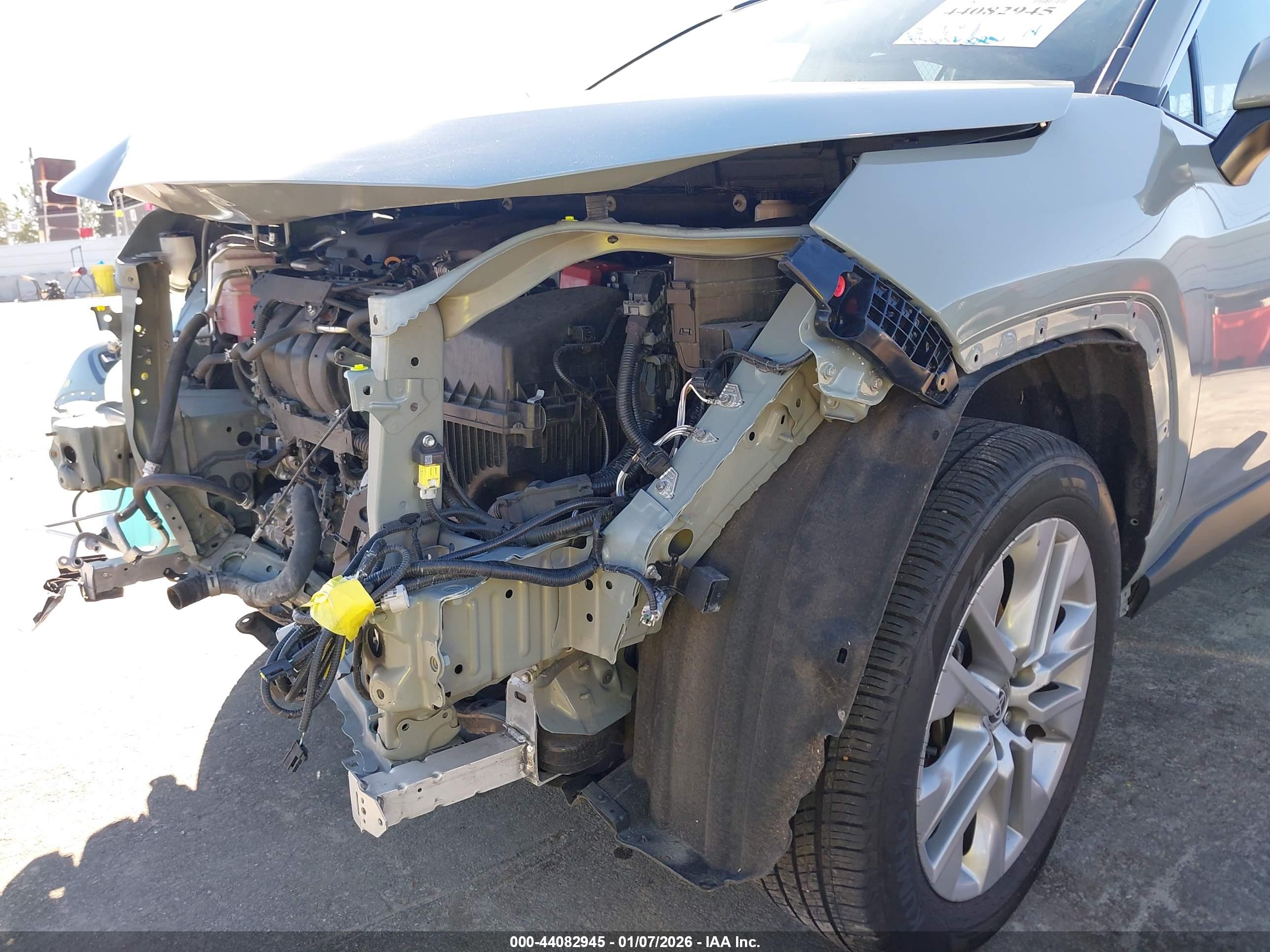 TOYOTA RAV4 image 6