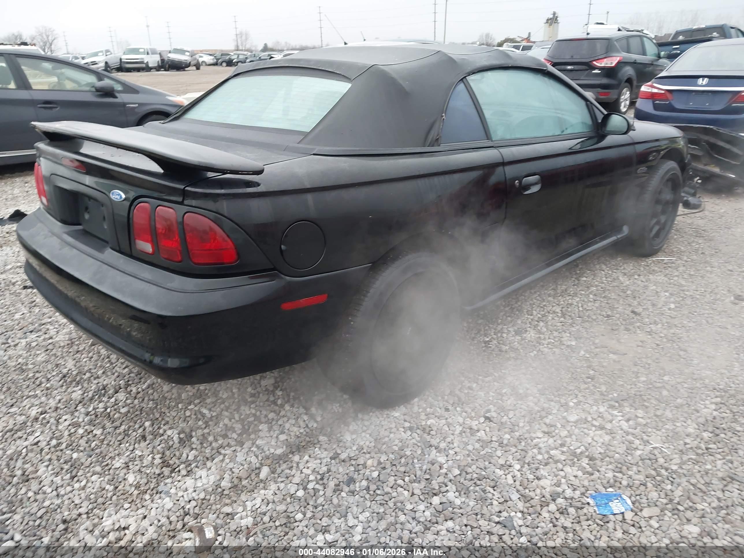 FORD MUSTANG image 4