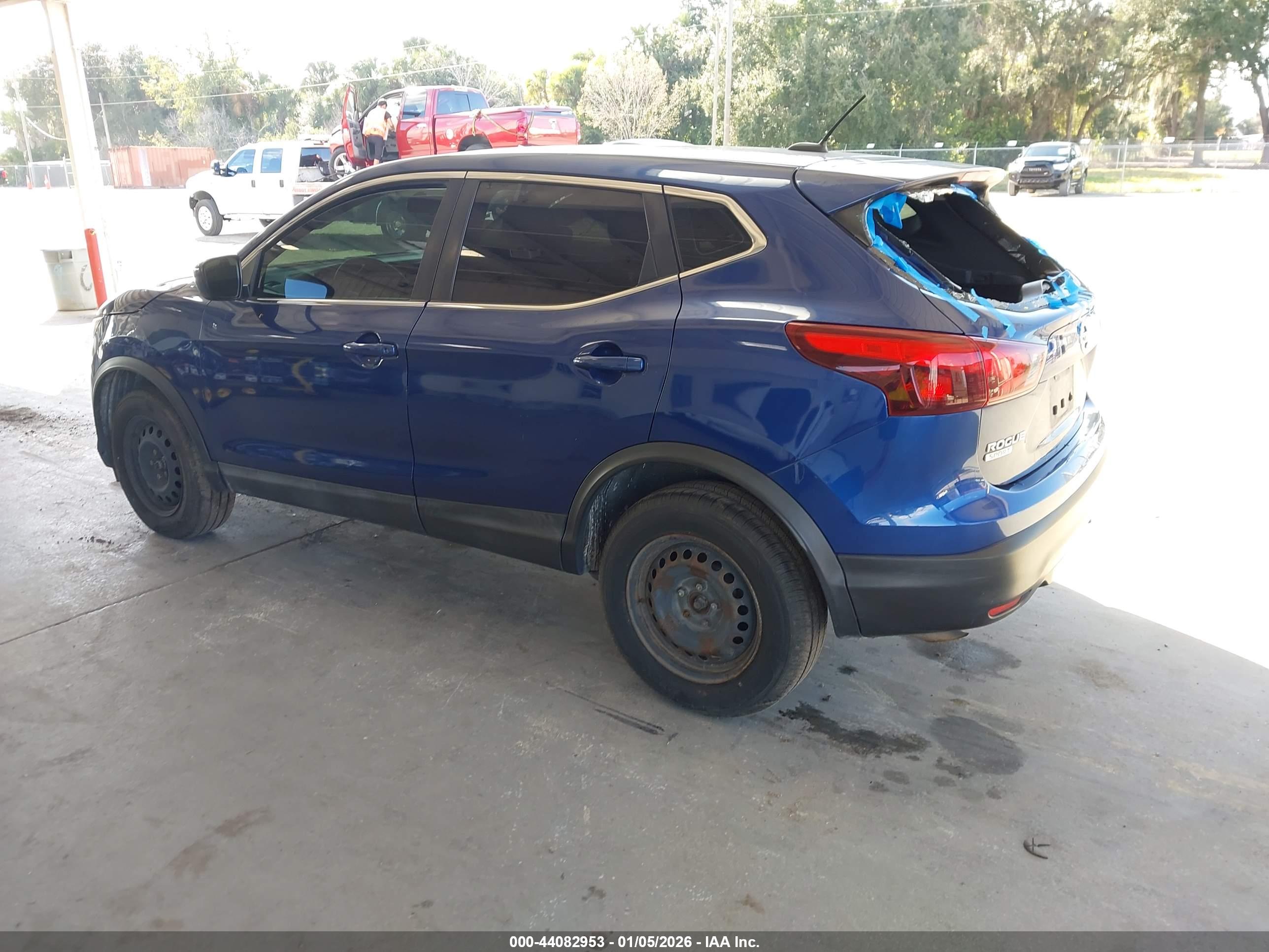 NISSAN ROGUE image 3