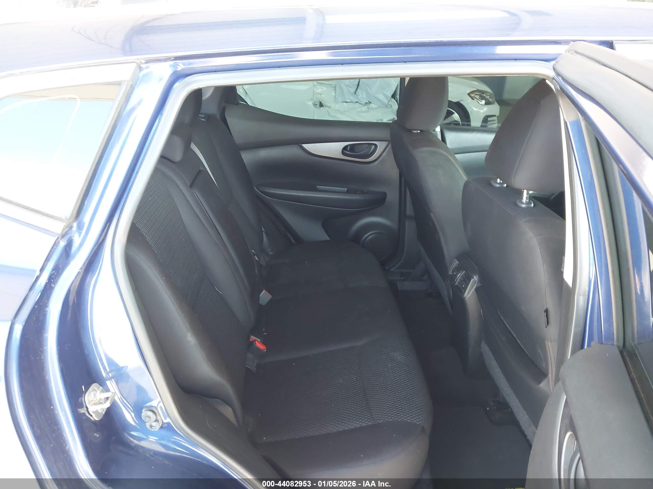 NISSAN ROGUE image 8