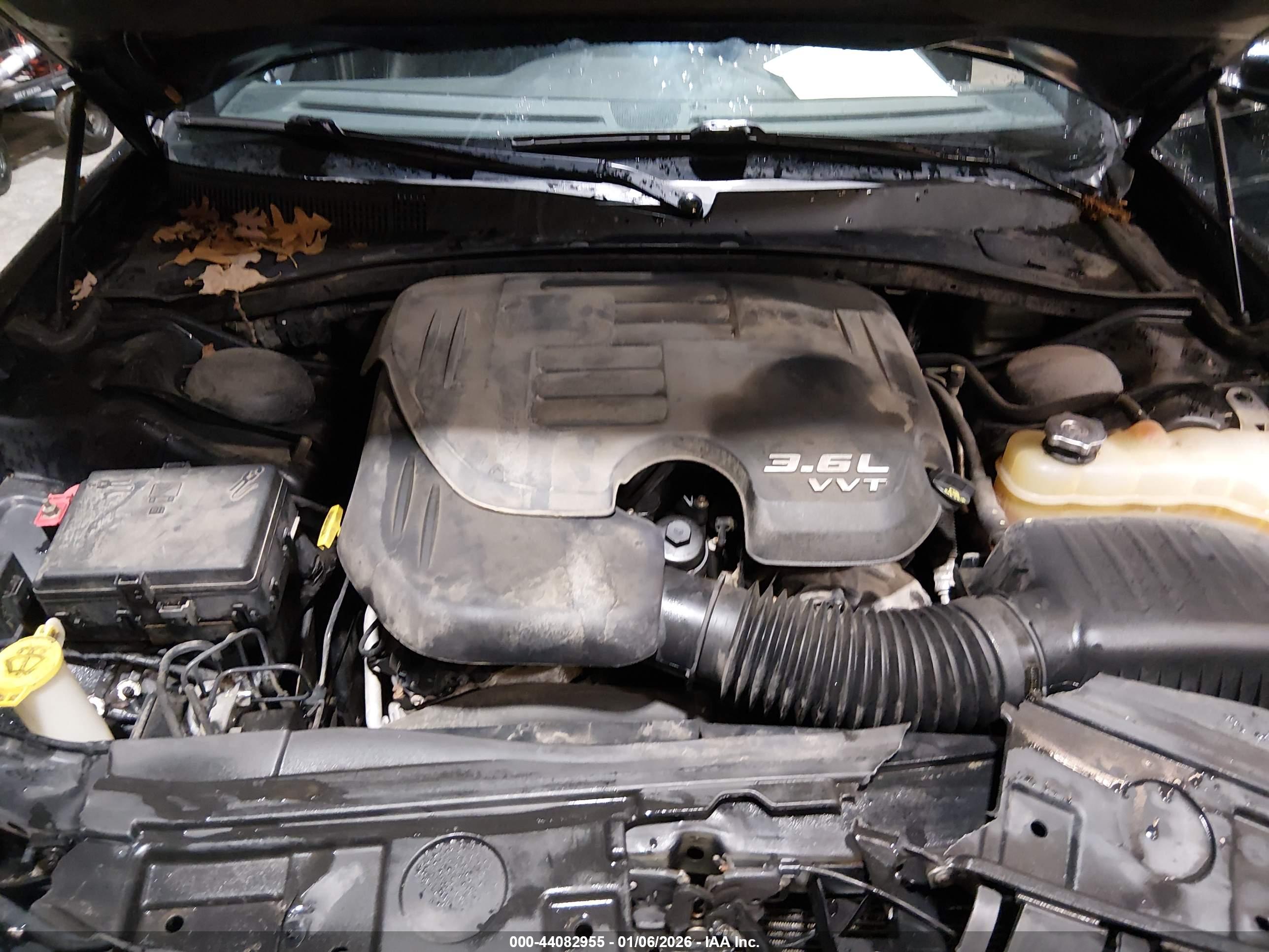 CHRYSLER 300 image 10