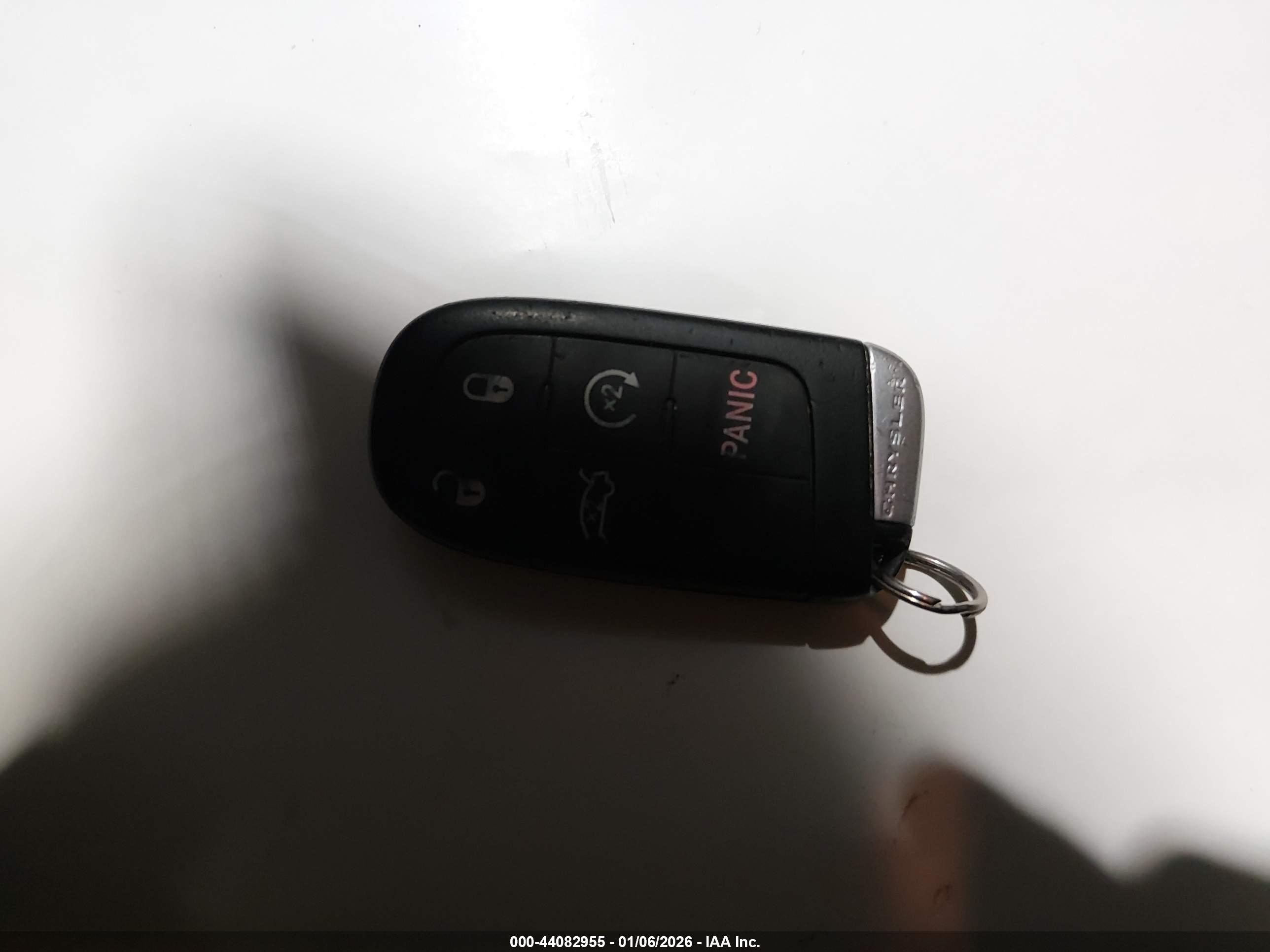 CHRYSLER 300 image 11