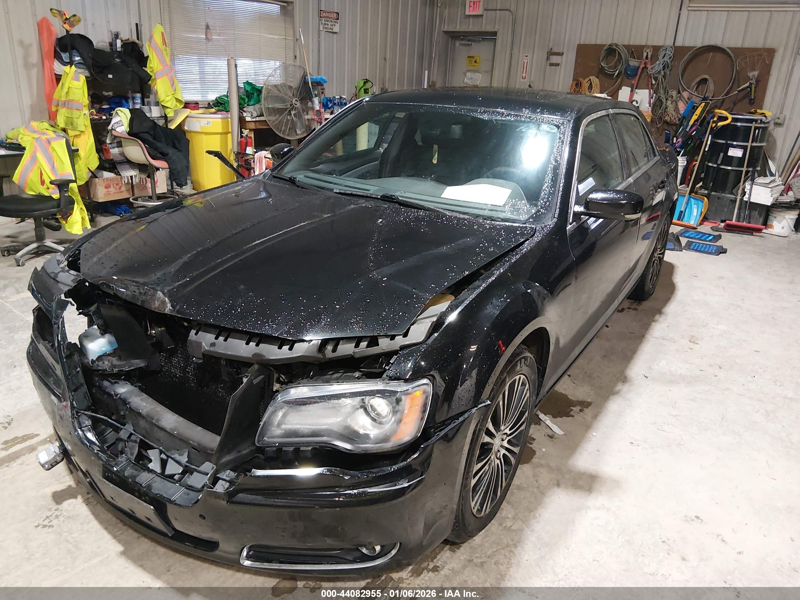 CHRYSLER 300 image 2