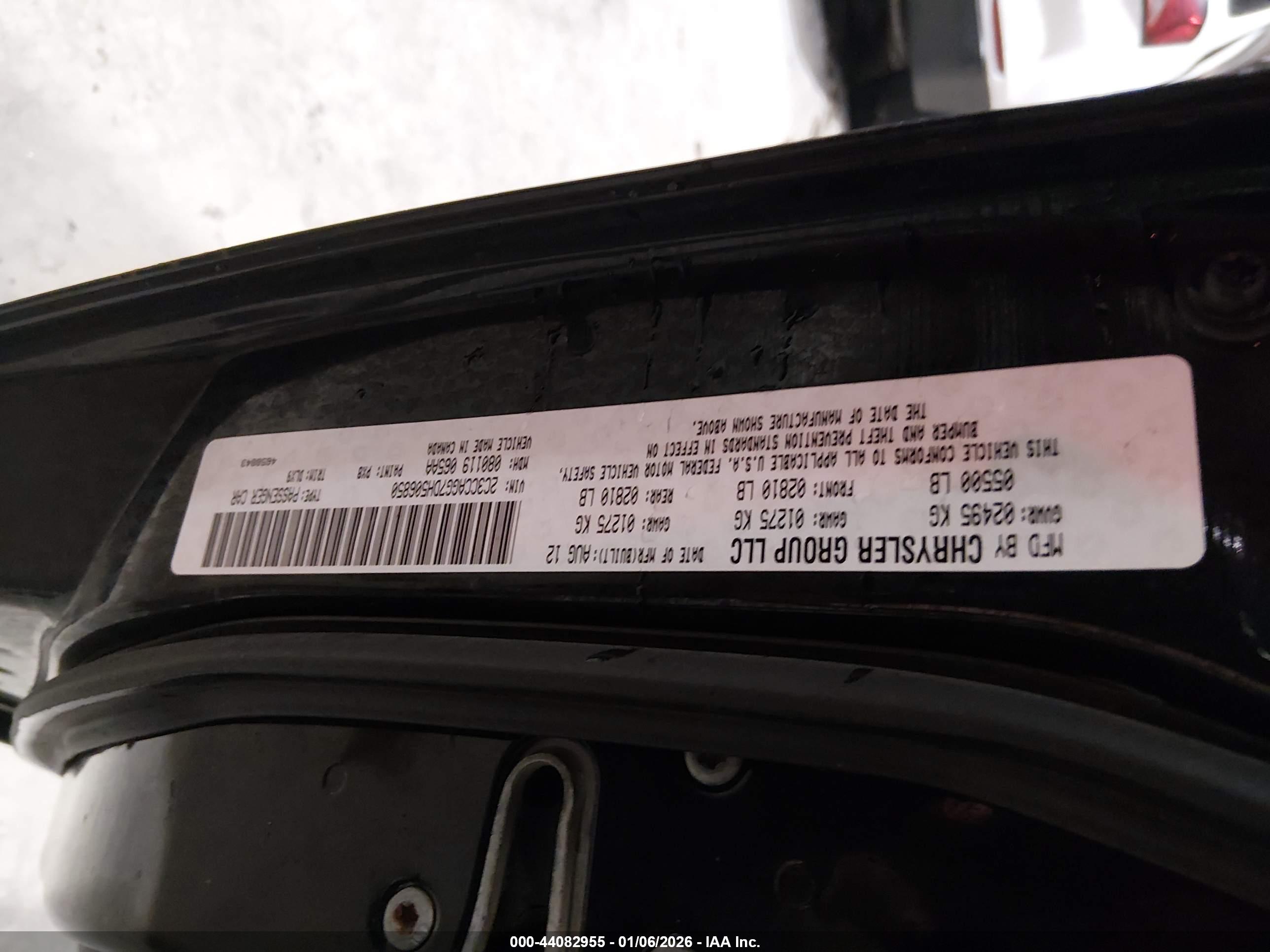 CHRYSLER 300 image 9