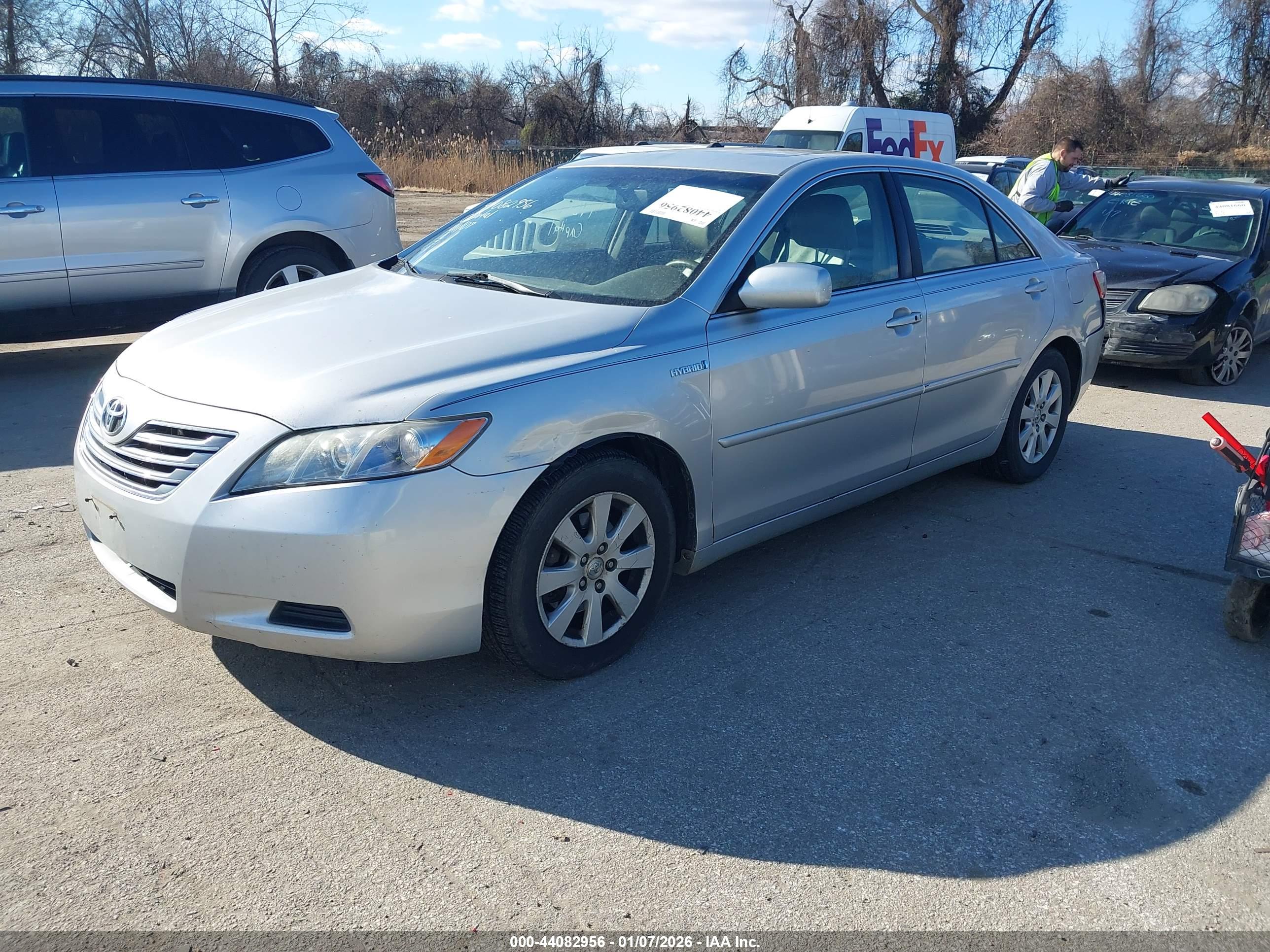 TOYOTA CAMRY image 2