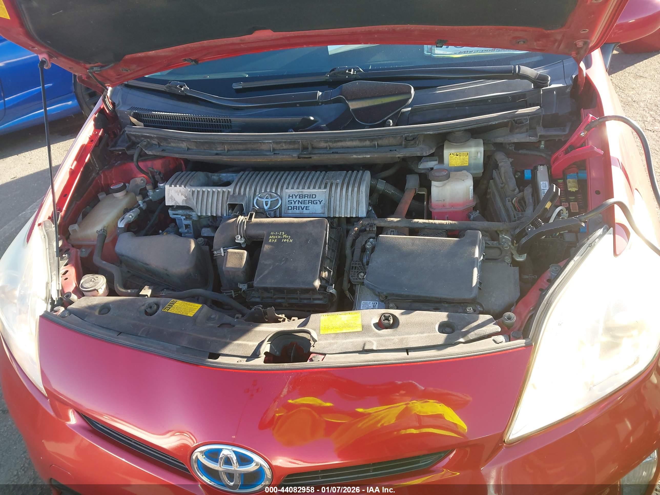 TOYOTA PRIUS image 10