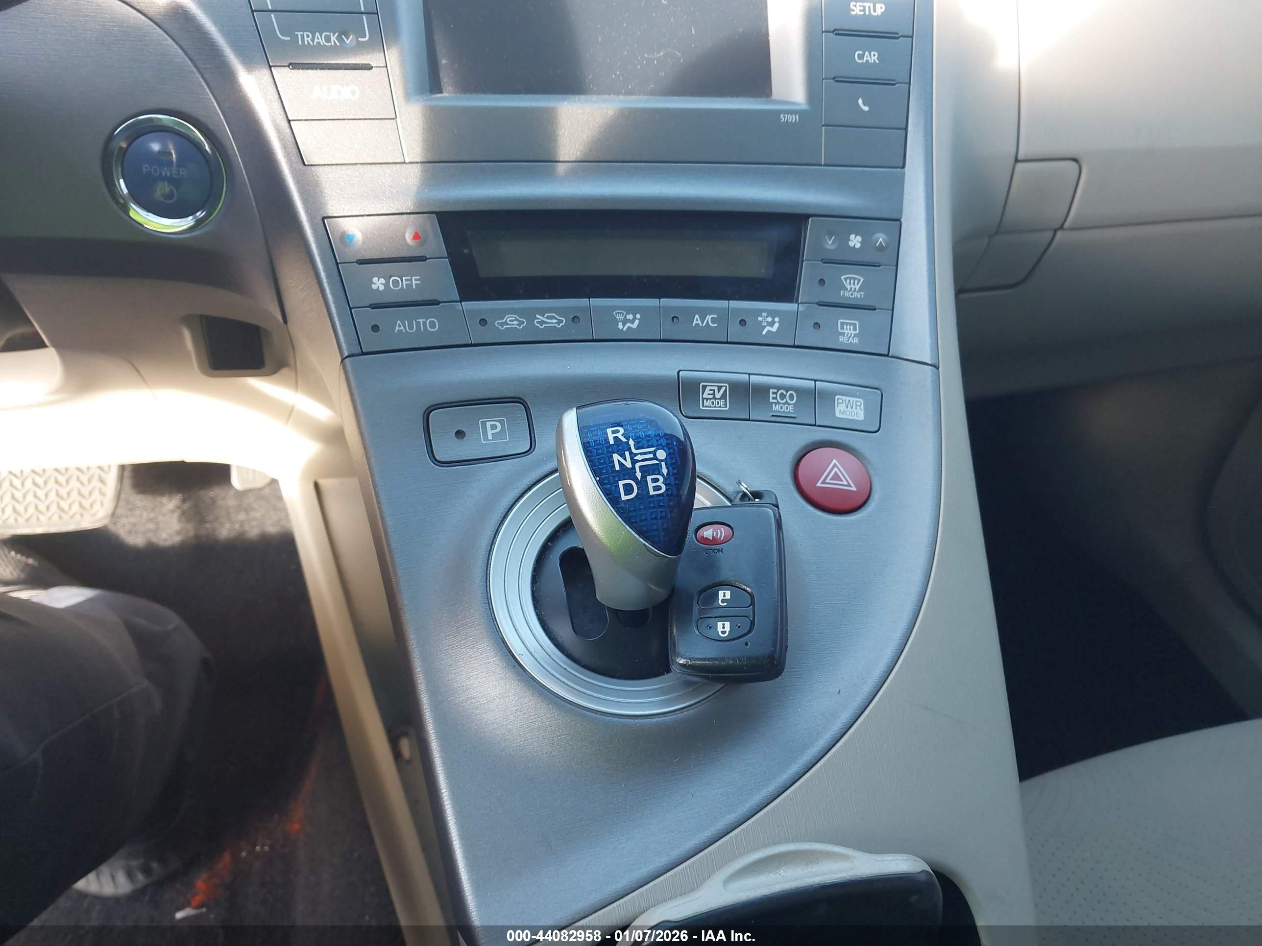 TOYOTA PRIUS image 11