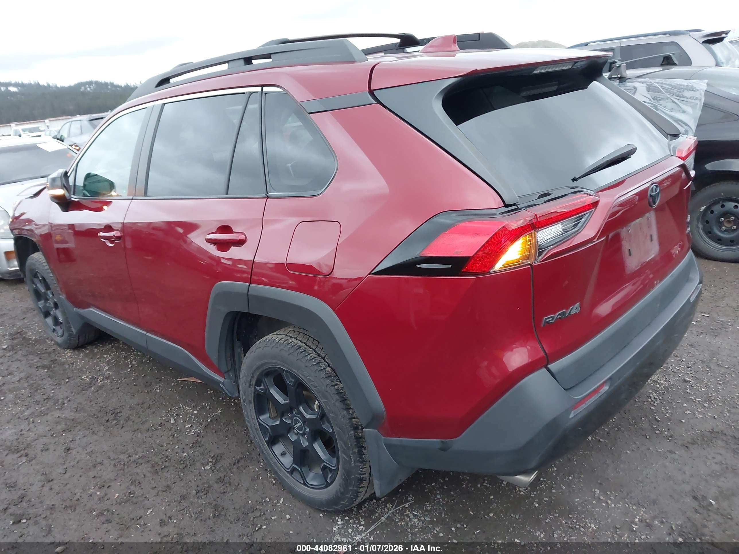 TOYOTA RAV4 image 3