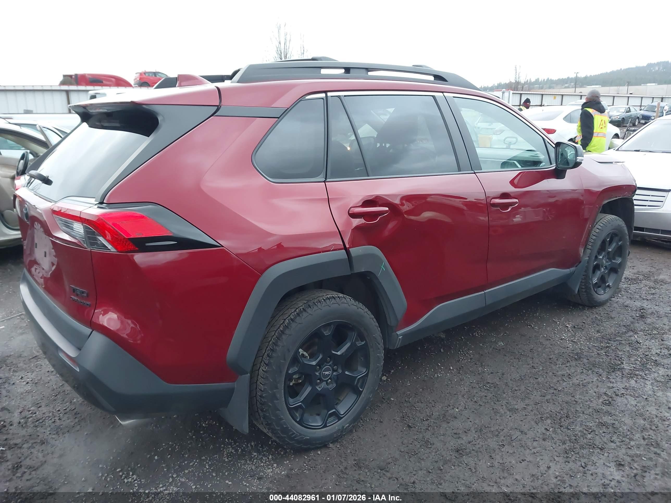 TOYOTA RAV4 image 4