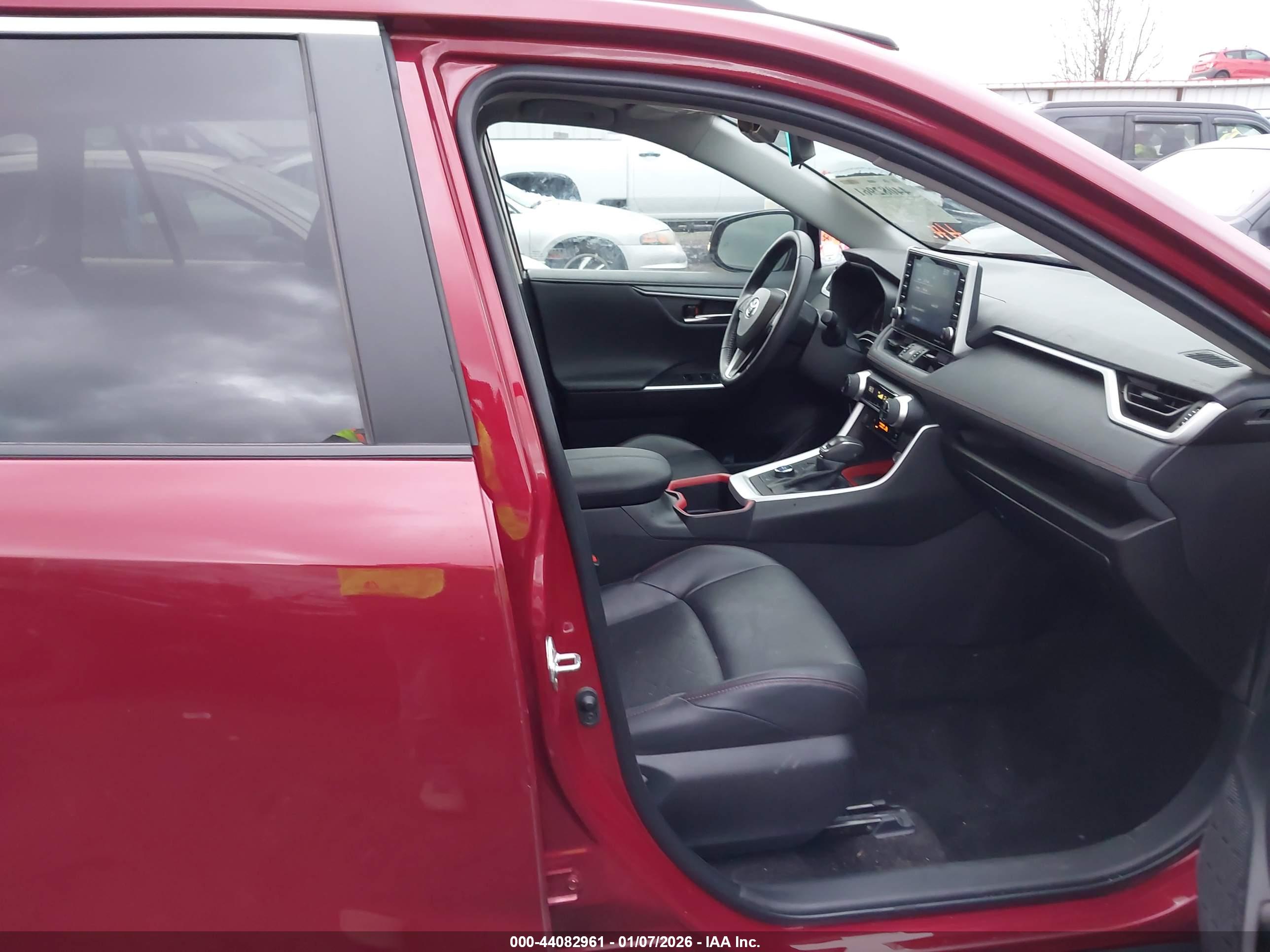 TOYOTA RAV4 image 5