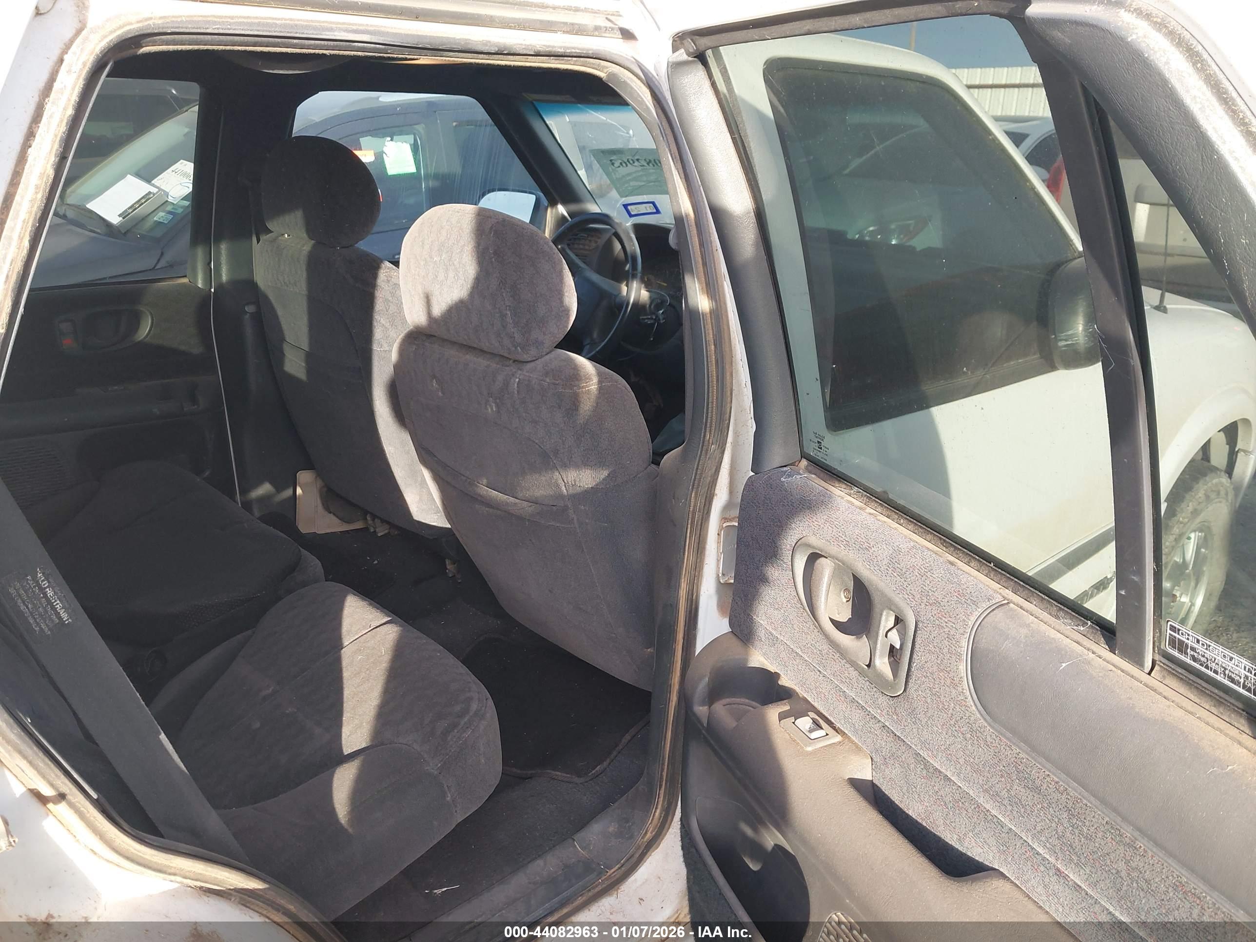 GMC JIMMY image 8