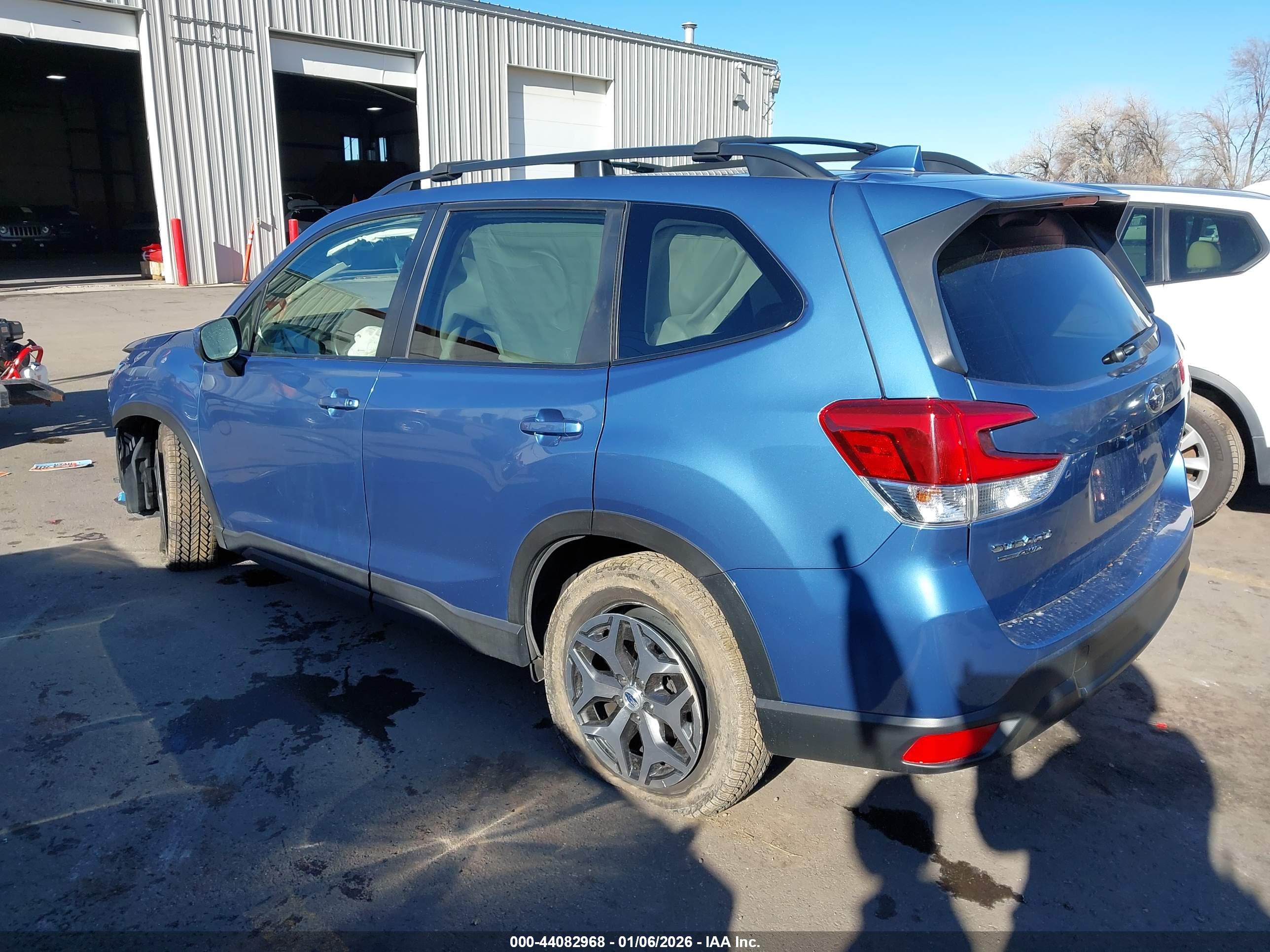 SUBARU FORESTER image 3