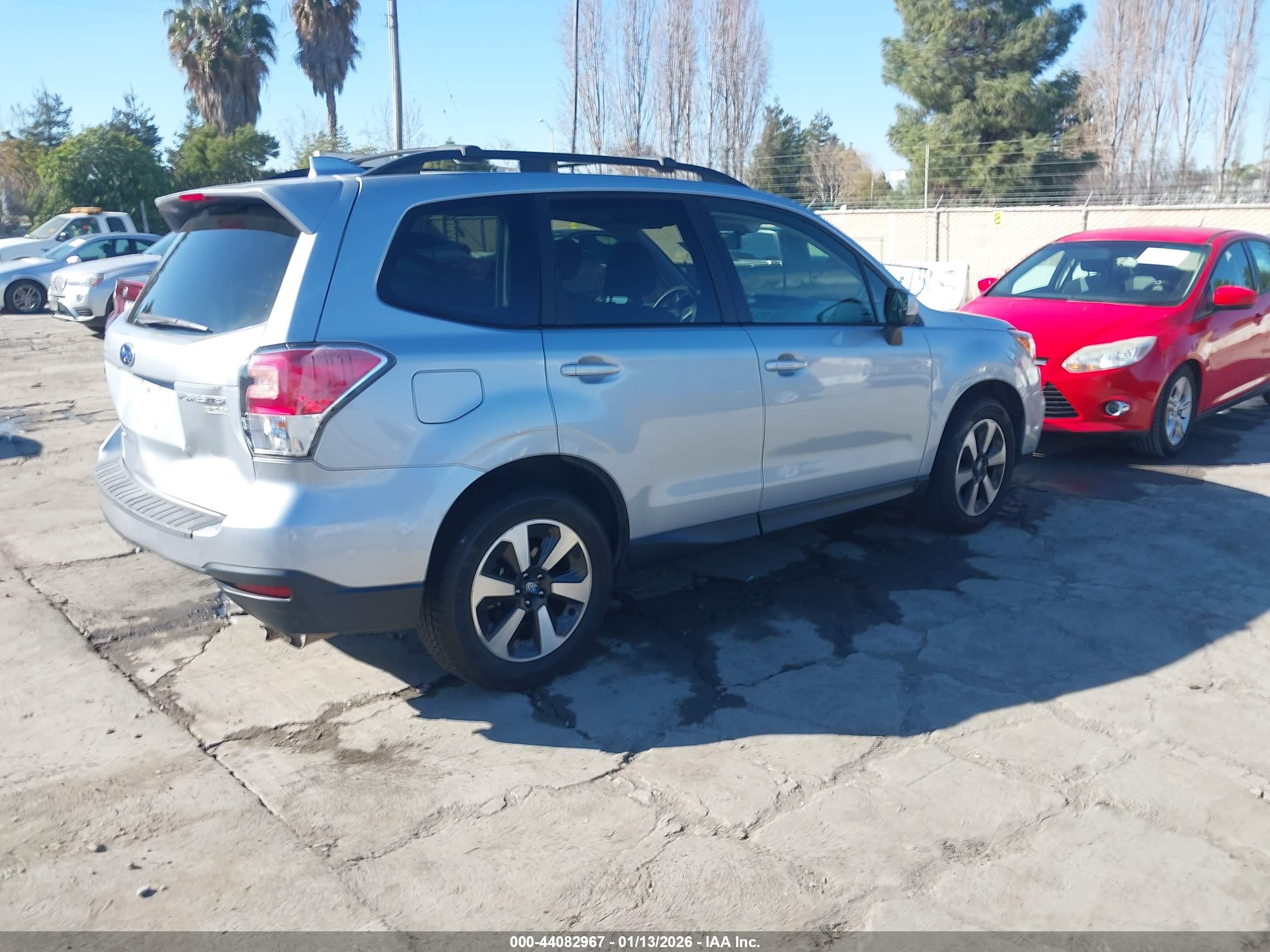 SUBARU FORESTER image 4