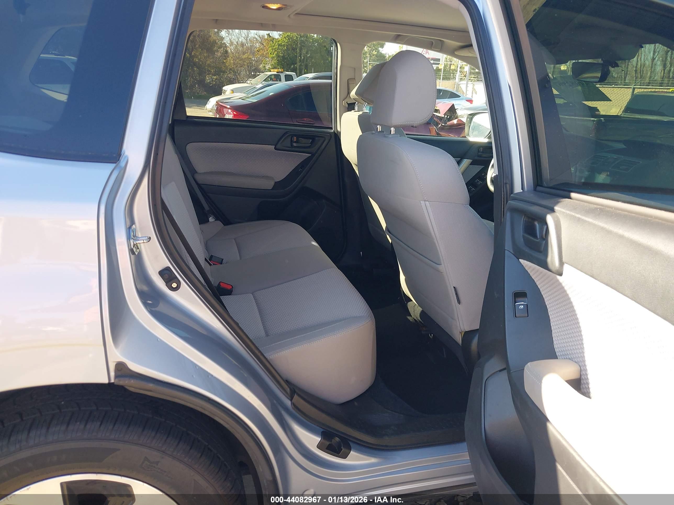 SUBARU FORESTER image 8