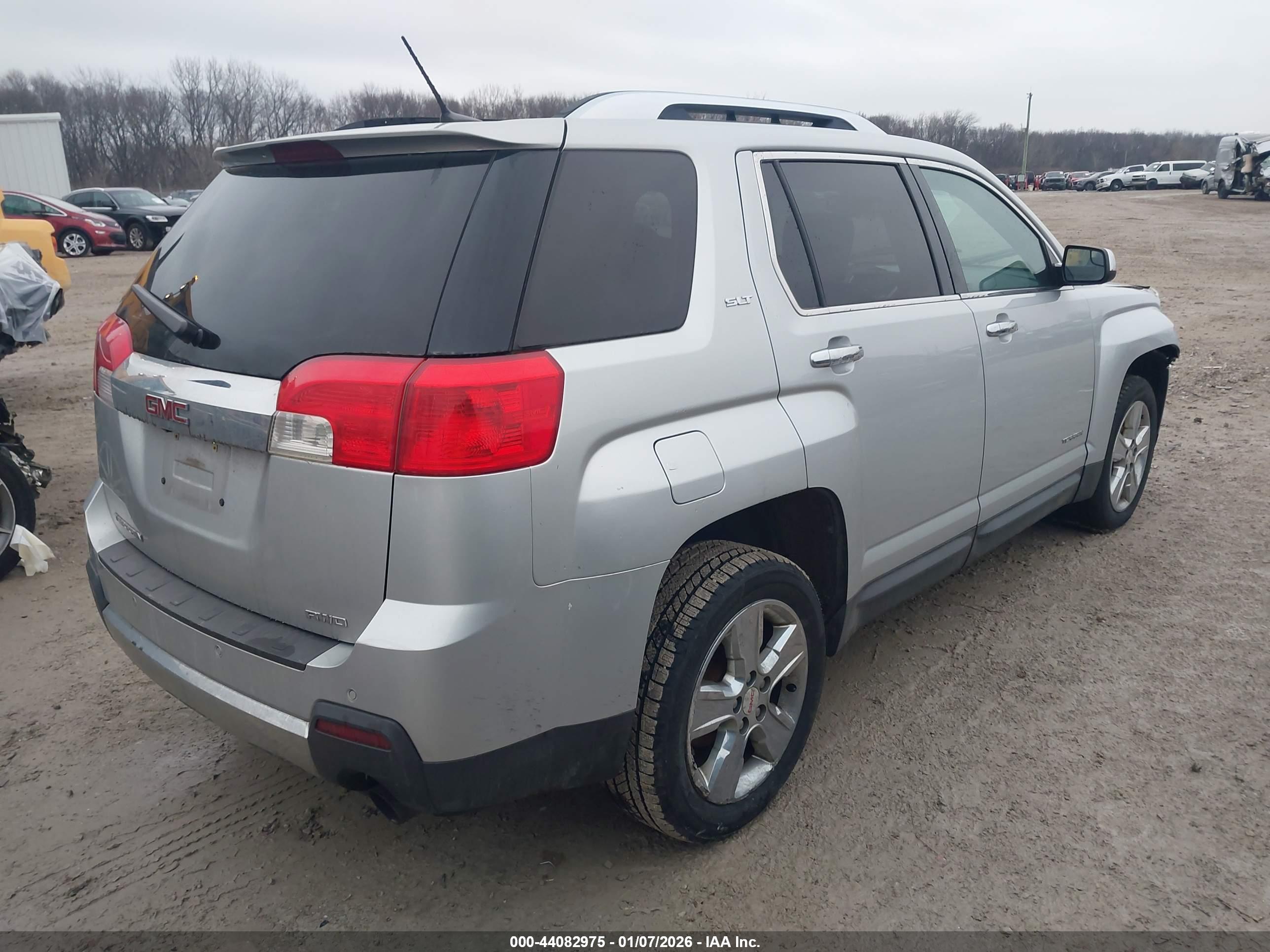 GMC TERRAIN image 4