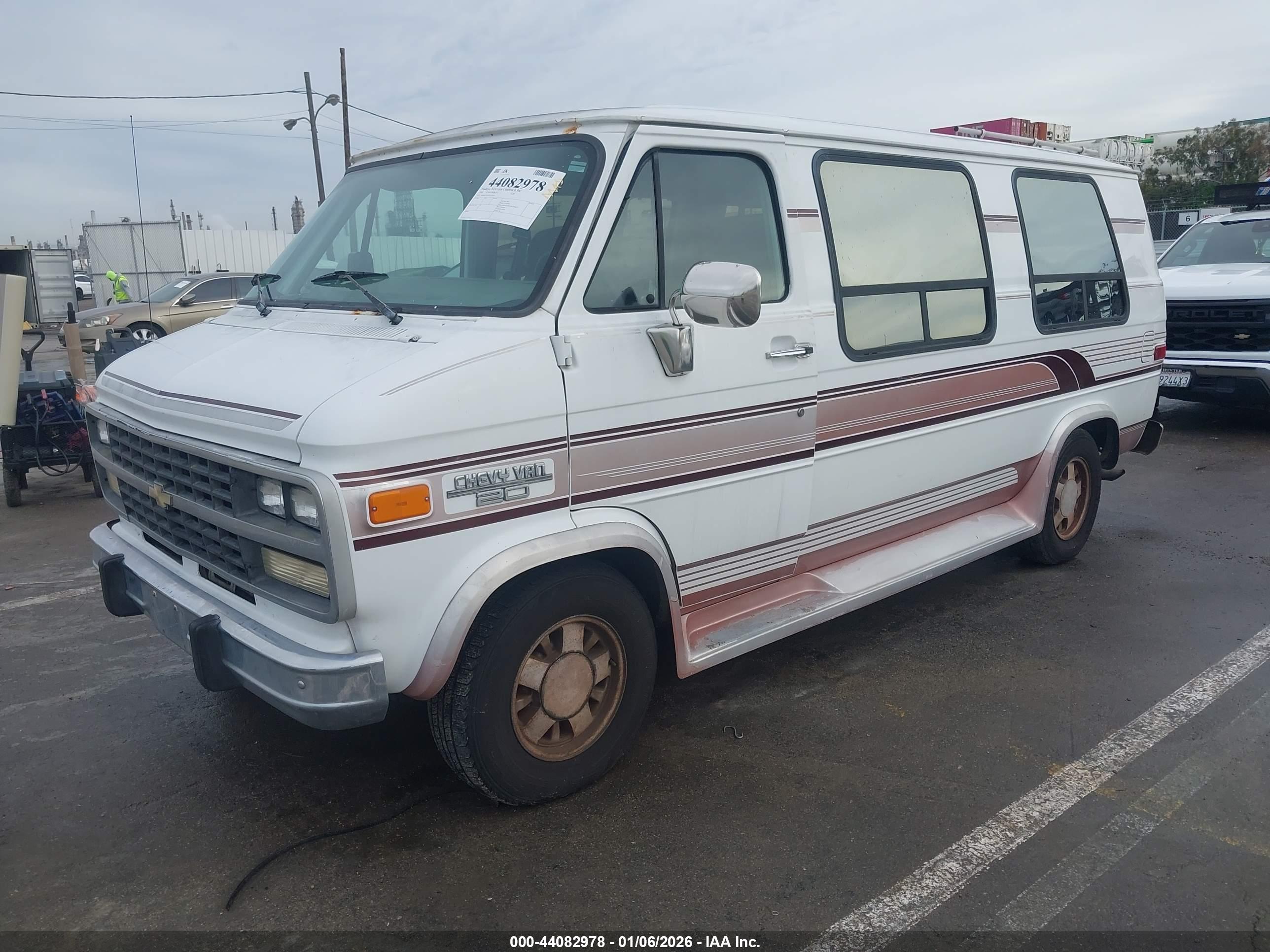 CHEVROLET G20 image 2