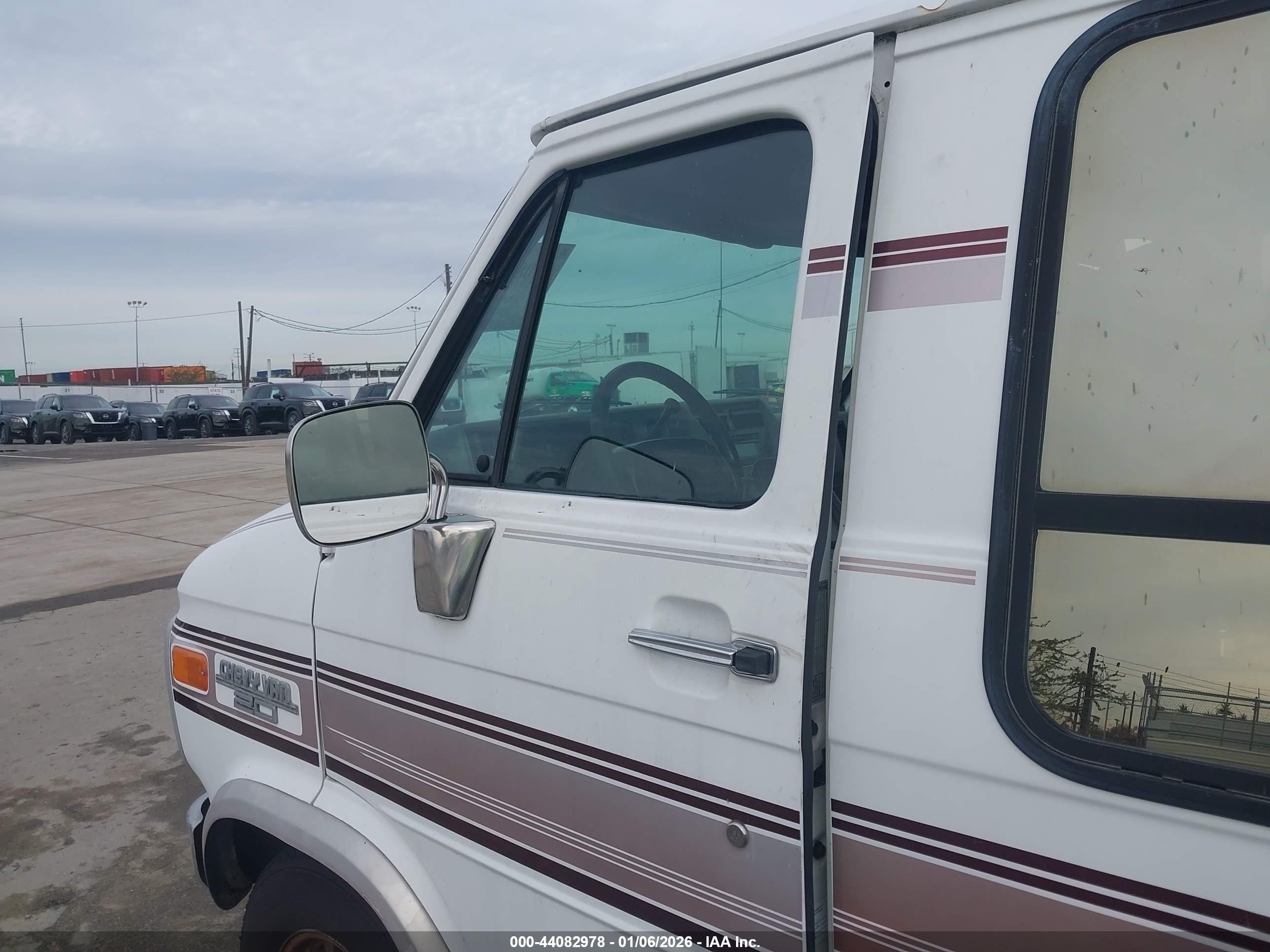 CHEVROLET G20 image 6