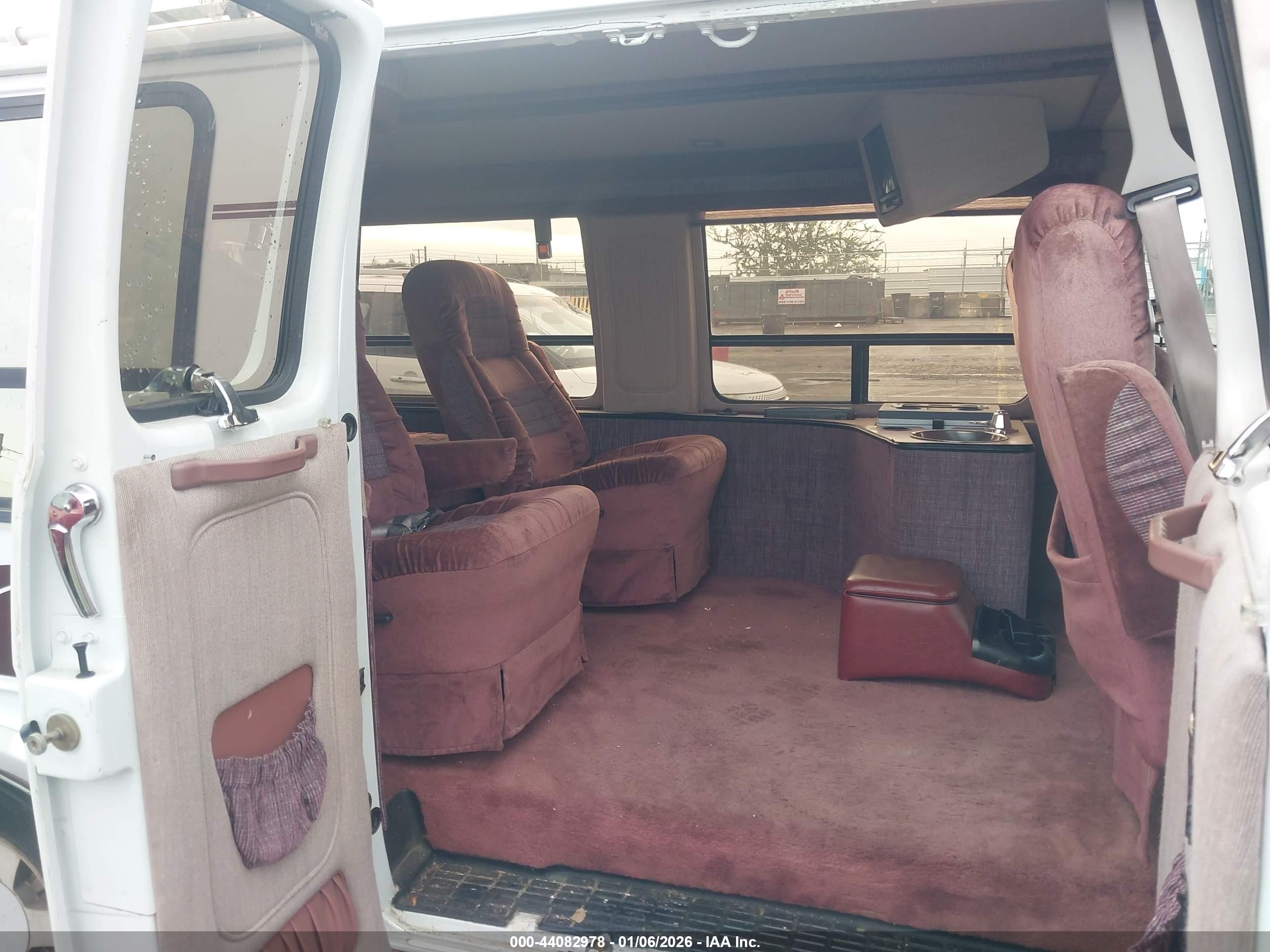 CHEVROLET G20 image 8