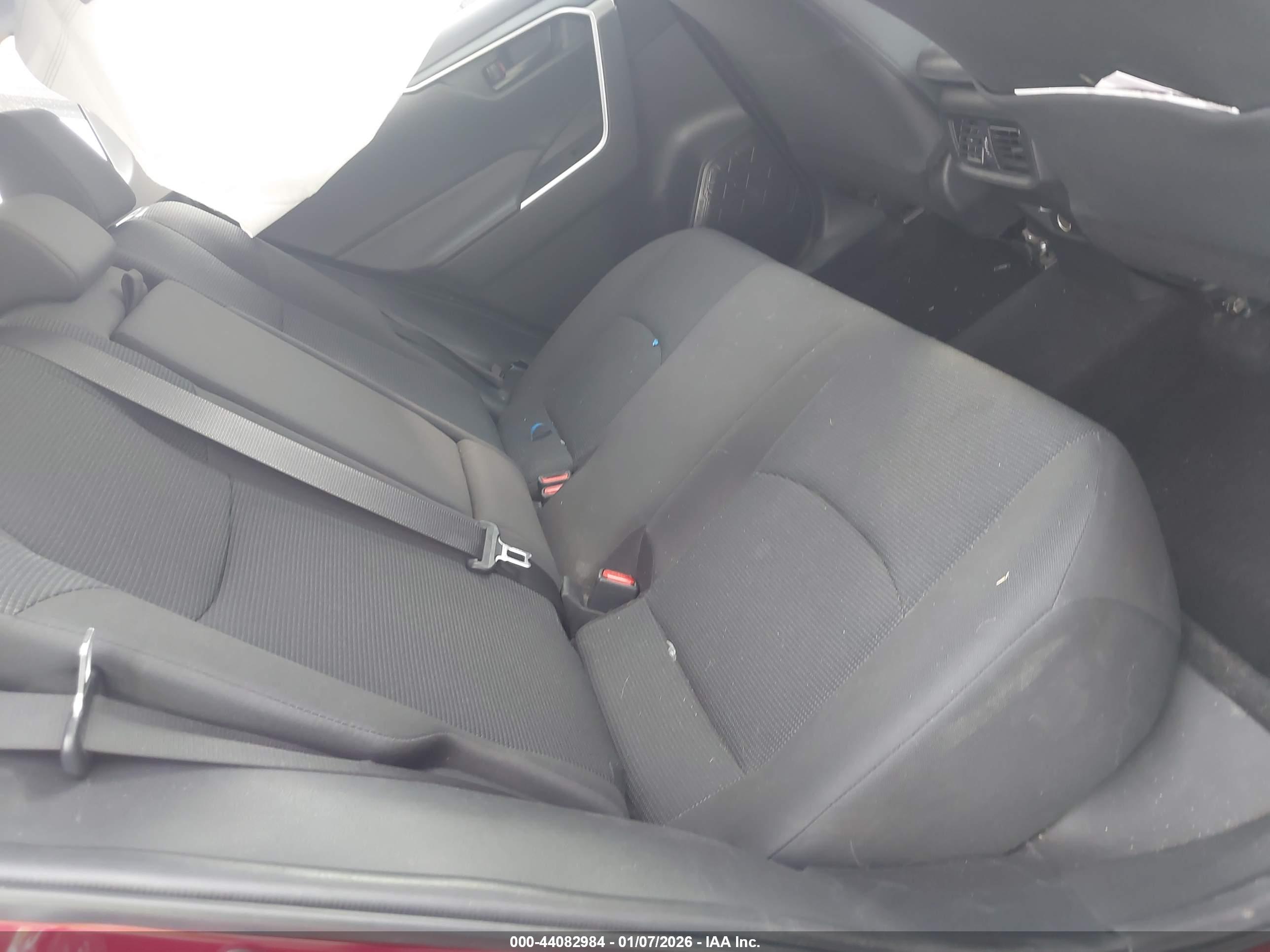 TOYOTA RAV4 image 8