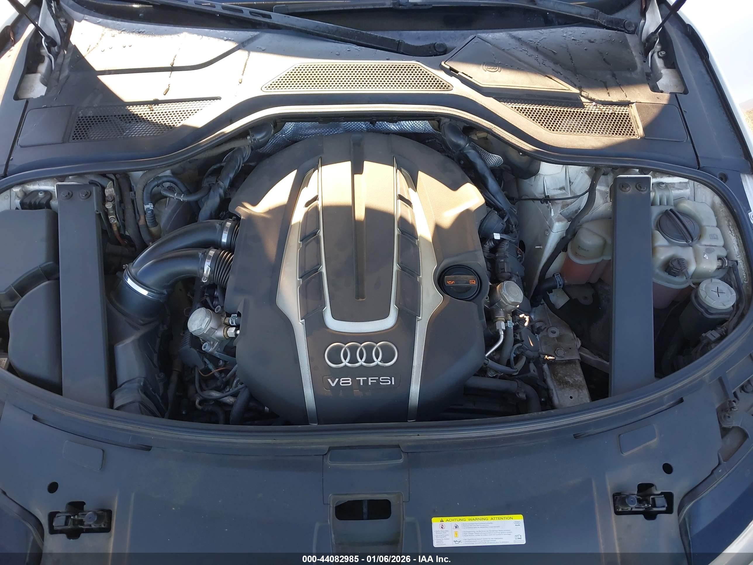AUDI A8 image 10