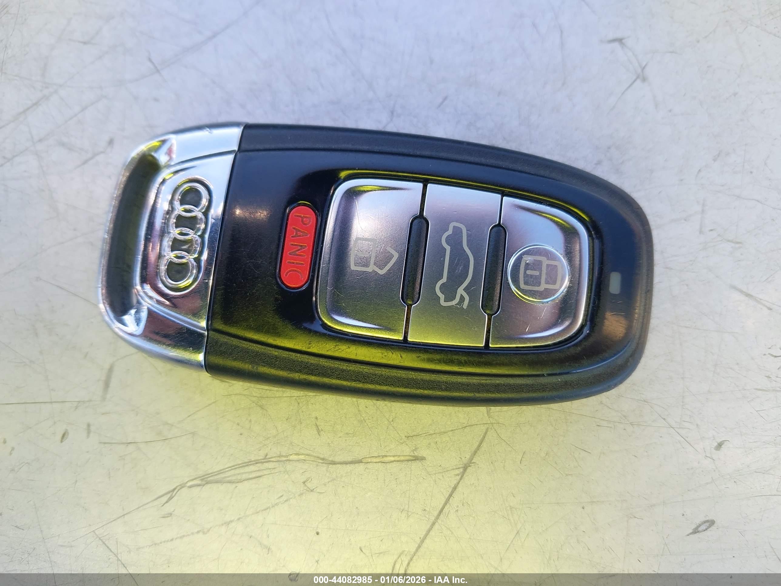 AUDI A8 image 11
