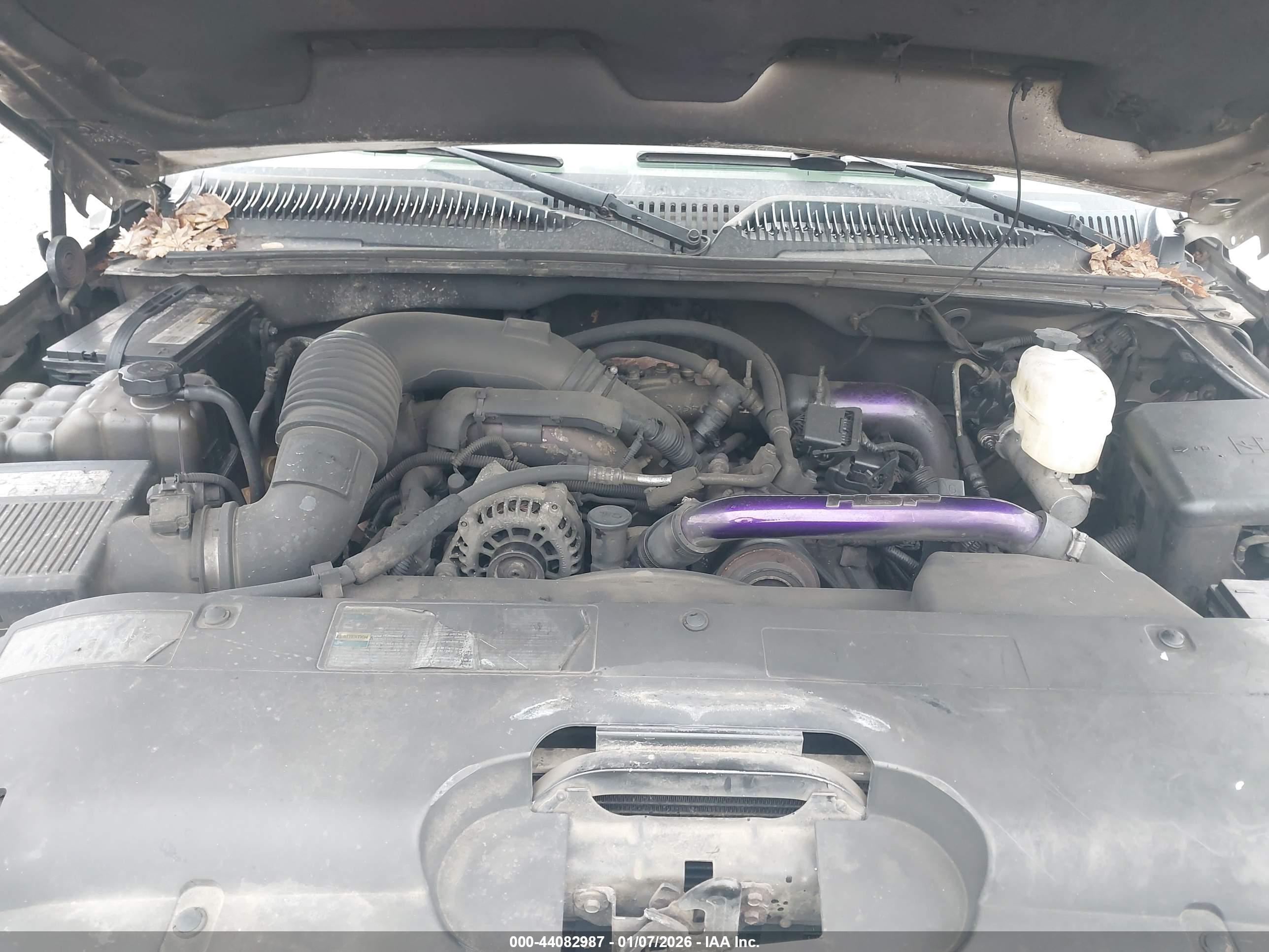 CHEVROLET SILVERADO image 10