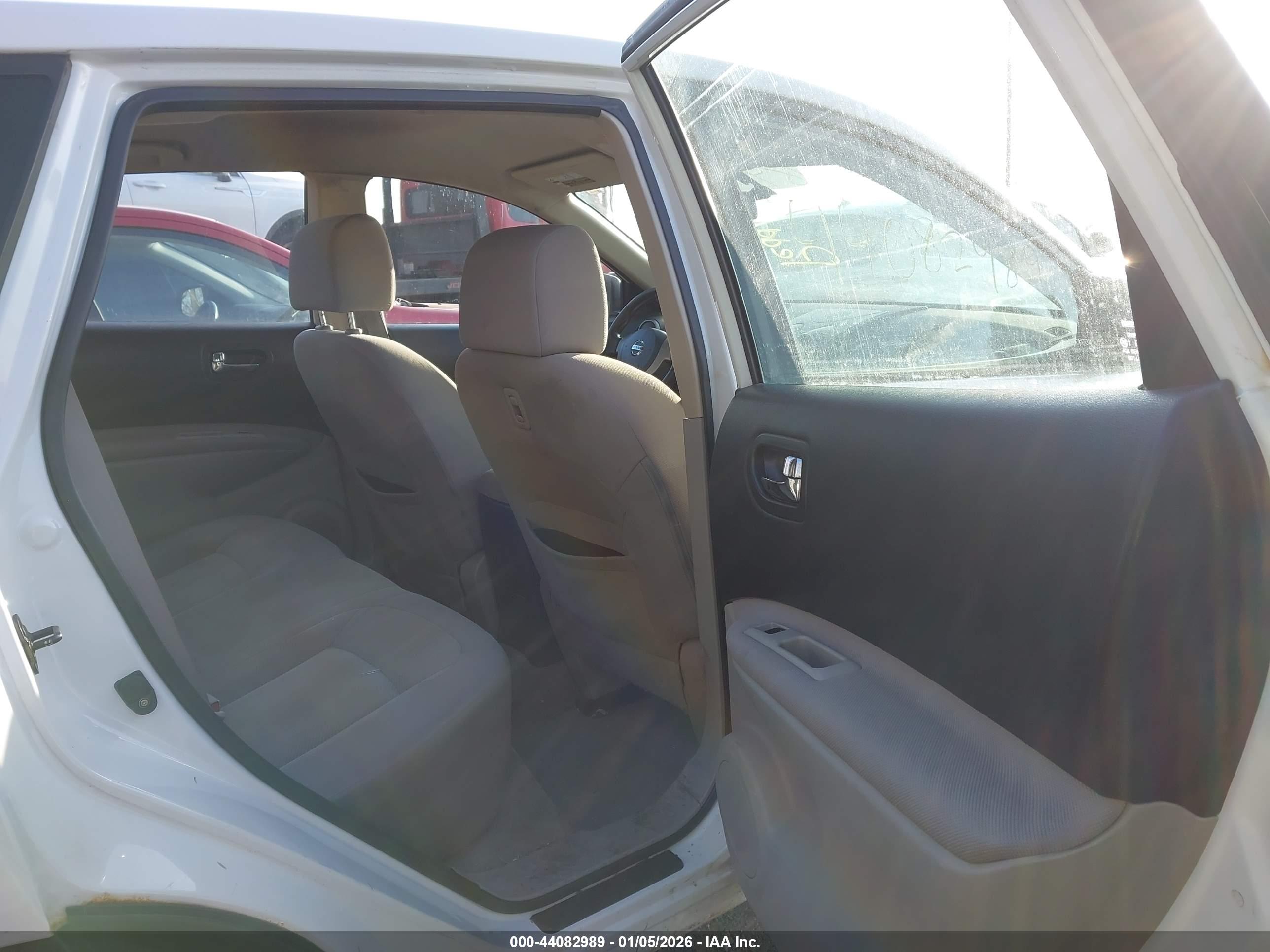 NISSAN ROGUE image 8