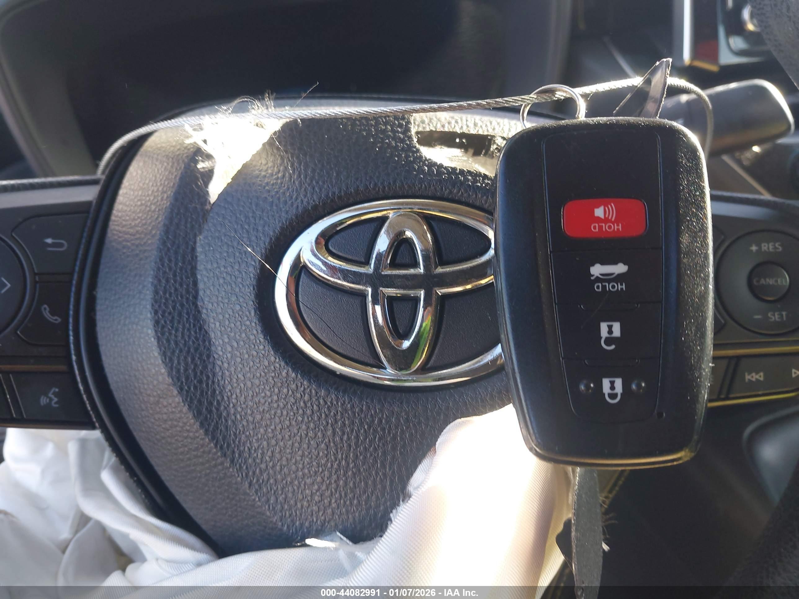 TOYOTA COROLLA image 11