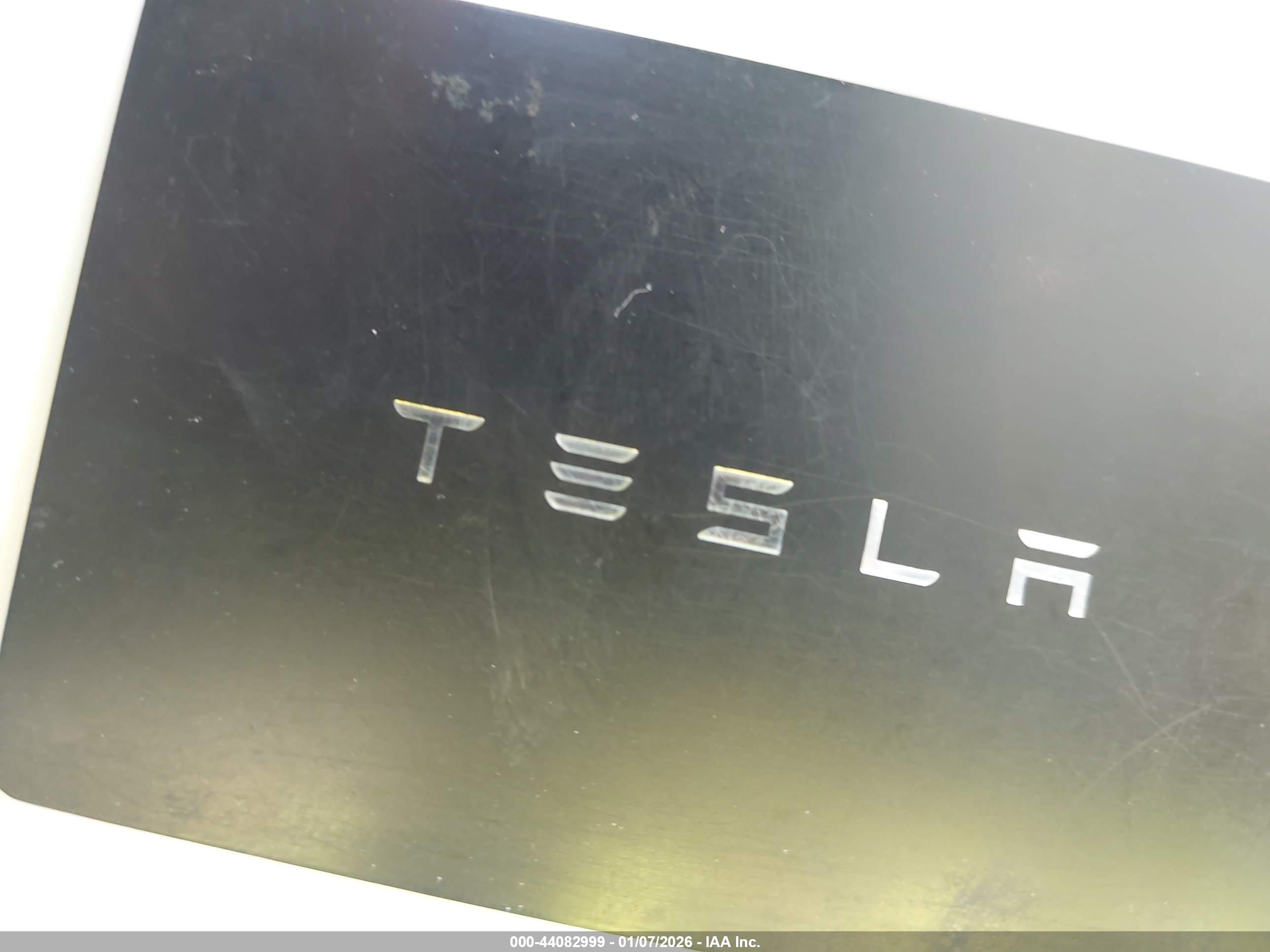 TESLA MODEL image 11