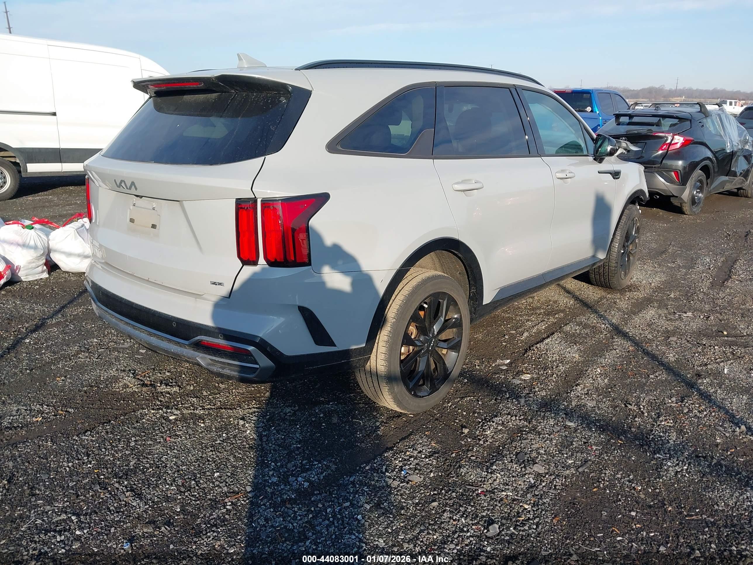 KIA SORENTO image 4