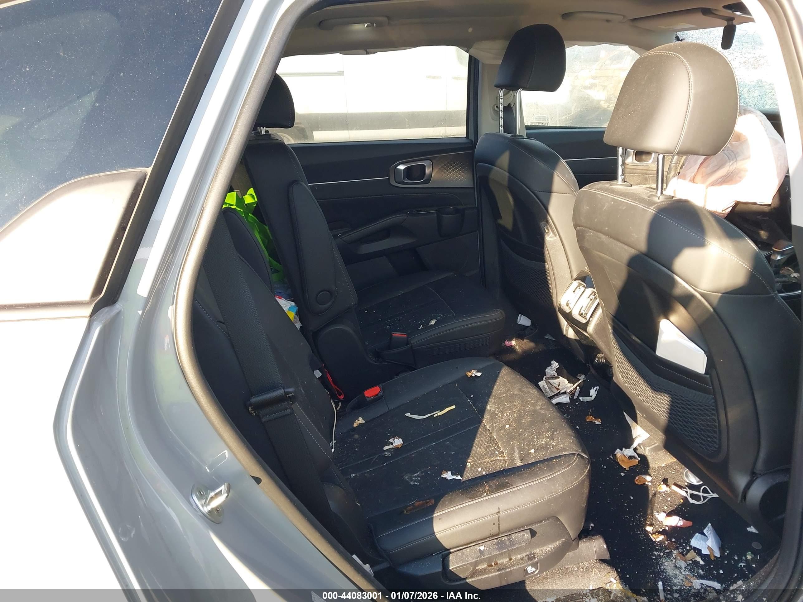 KIA SORENTO image 8