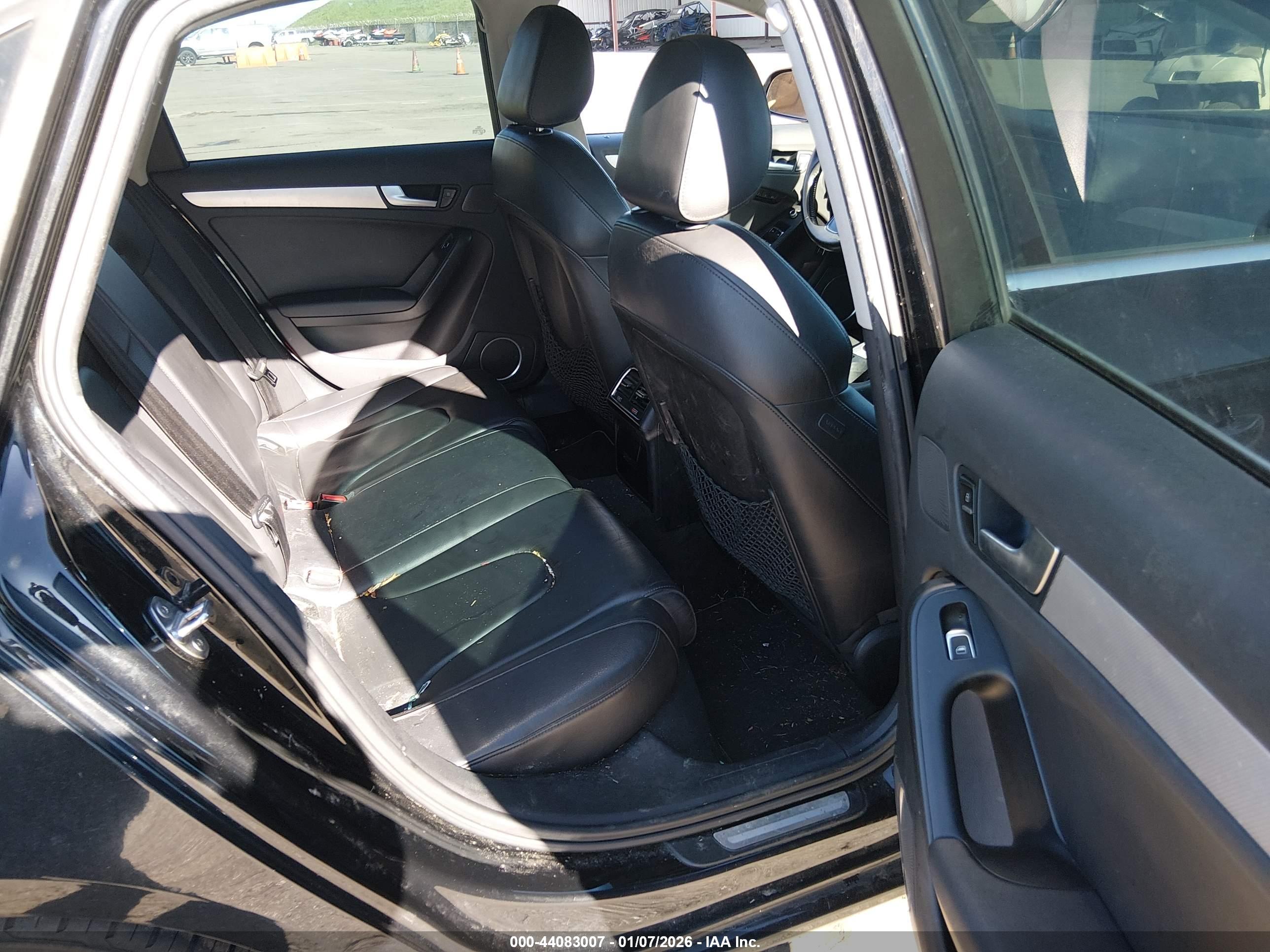 AUDI A4 image 8
