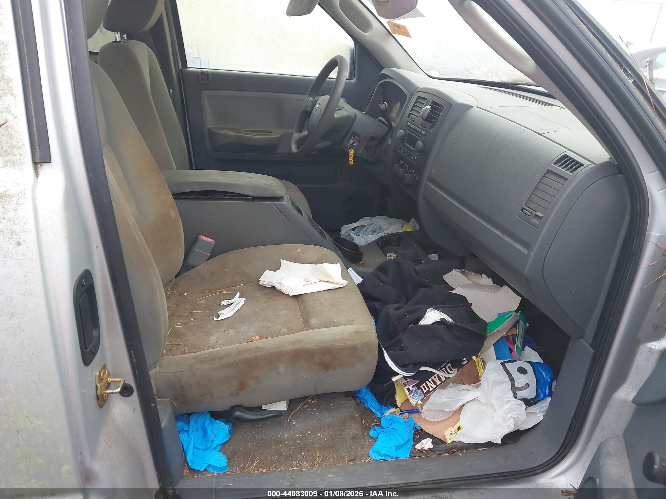 DODGE DAKOTA image 5