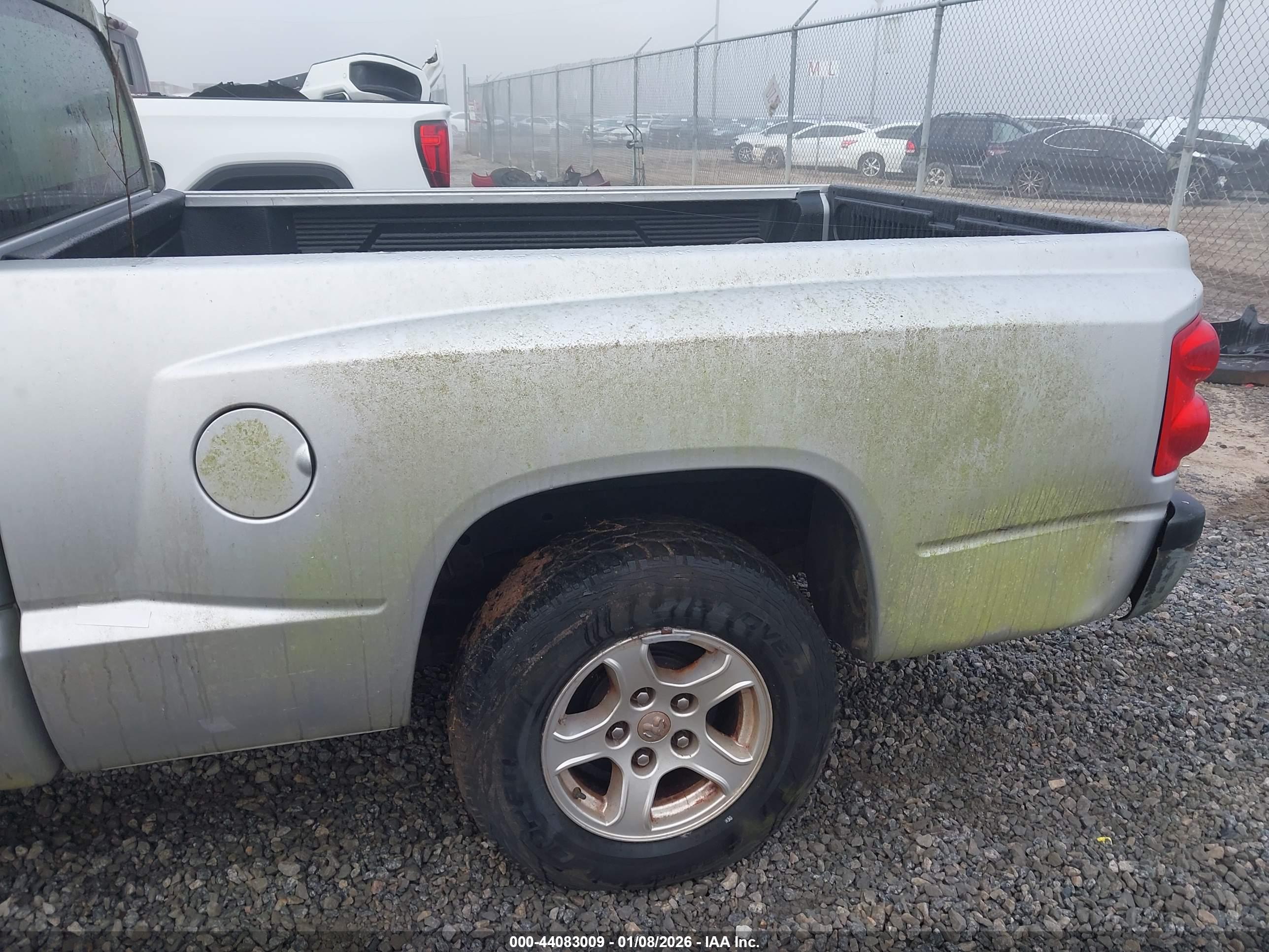 DODGE DAKOTA image 6