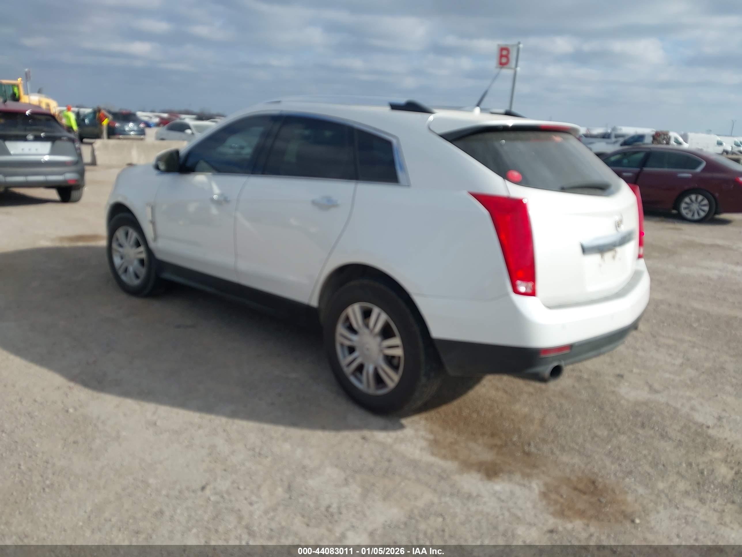 CADILLAC SRX image 3