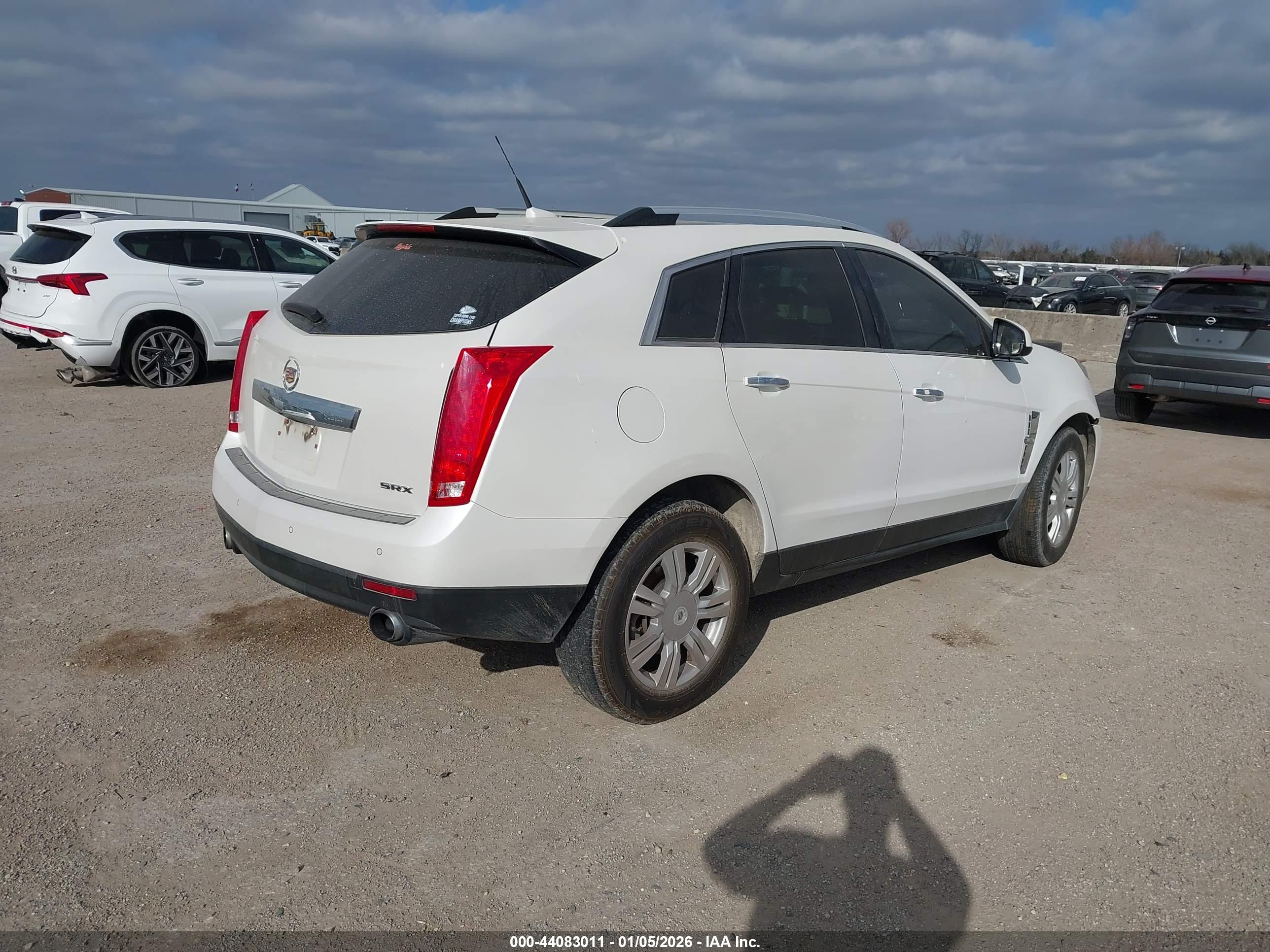 CADILLAC SRX image 4