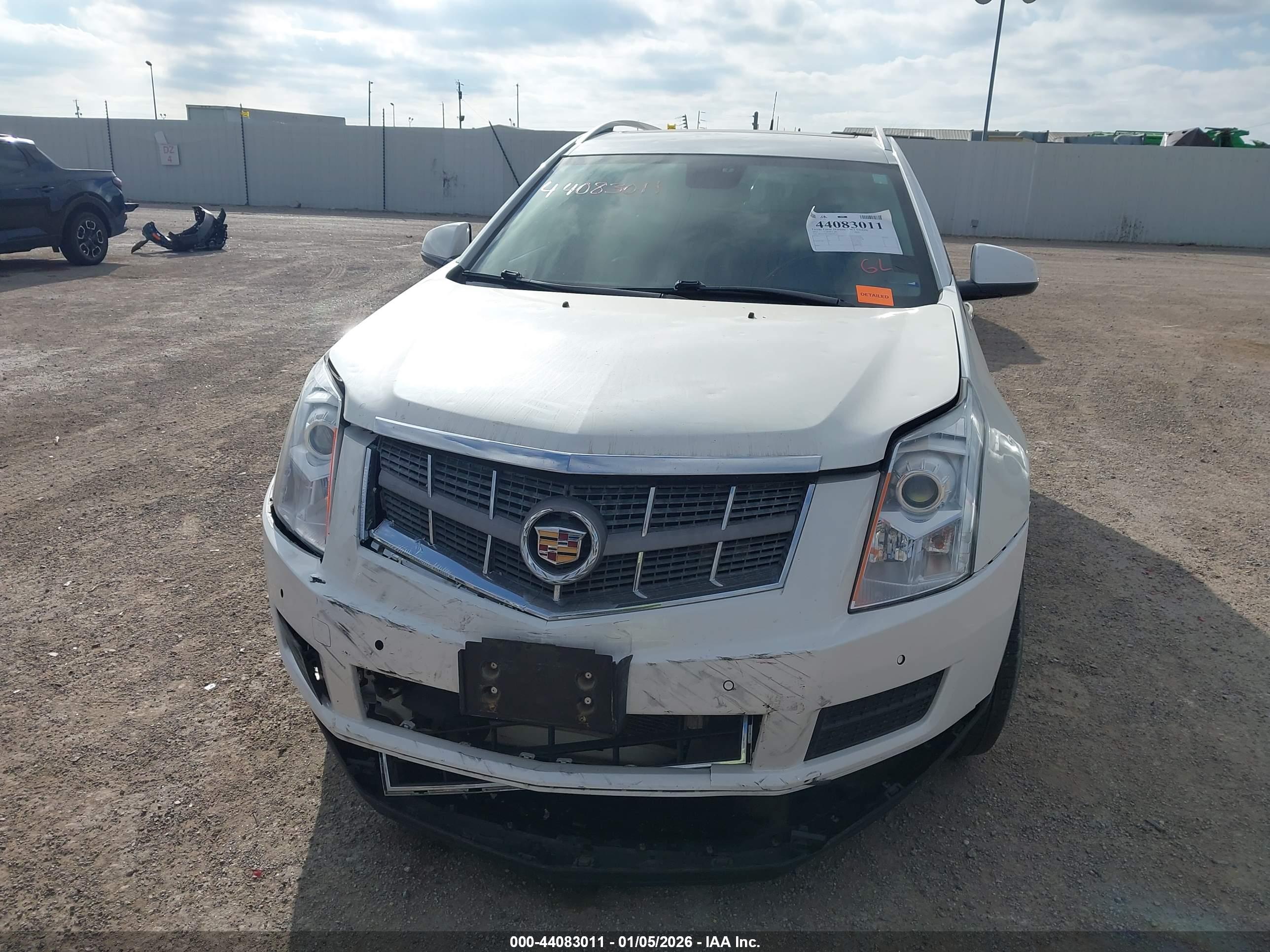 CADILLAC SRX image 6