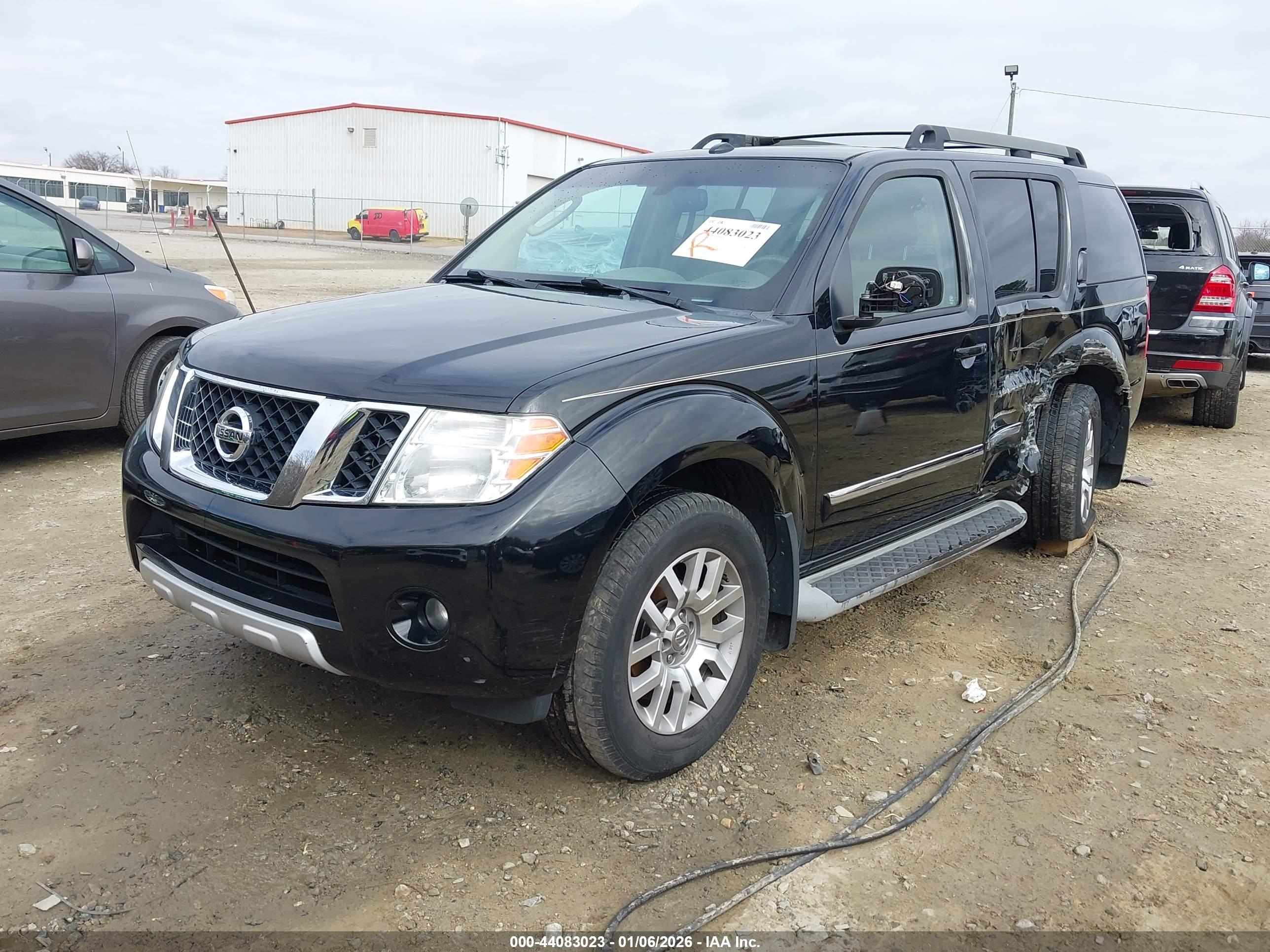 NISSAN PATHFINDER image 2