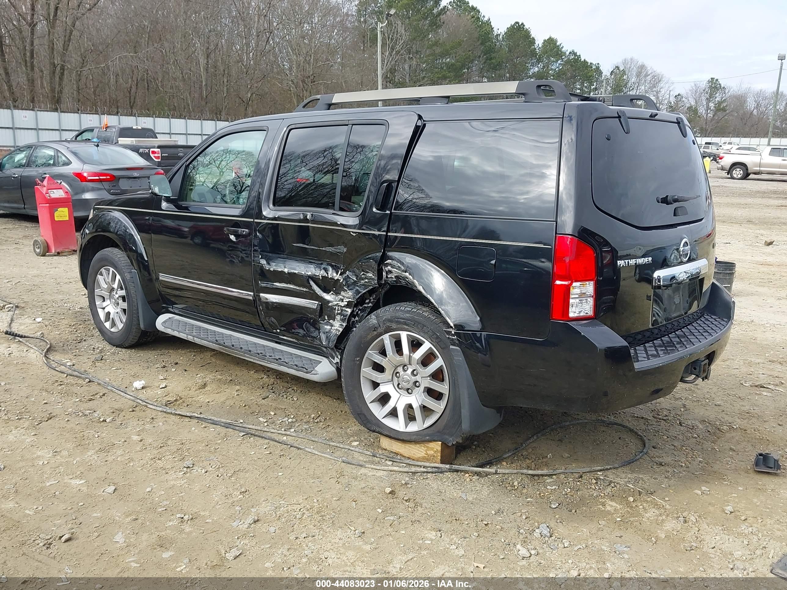NISSAN PATHFINDER image 3
